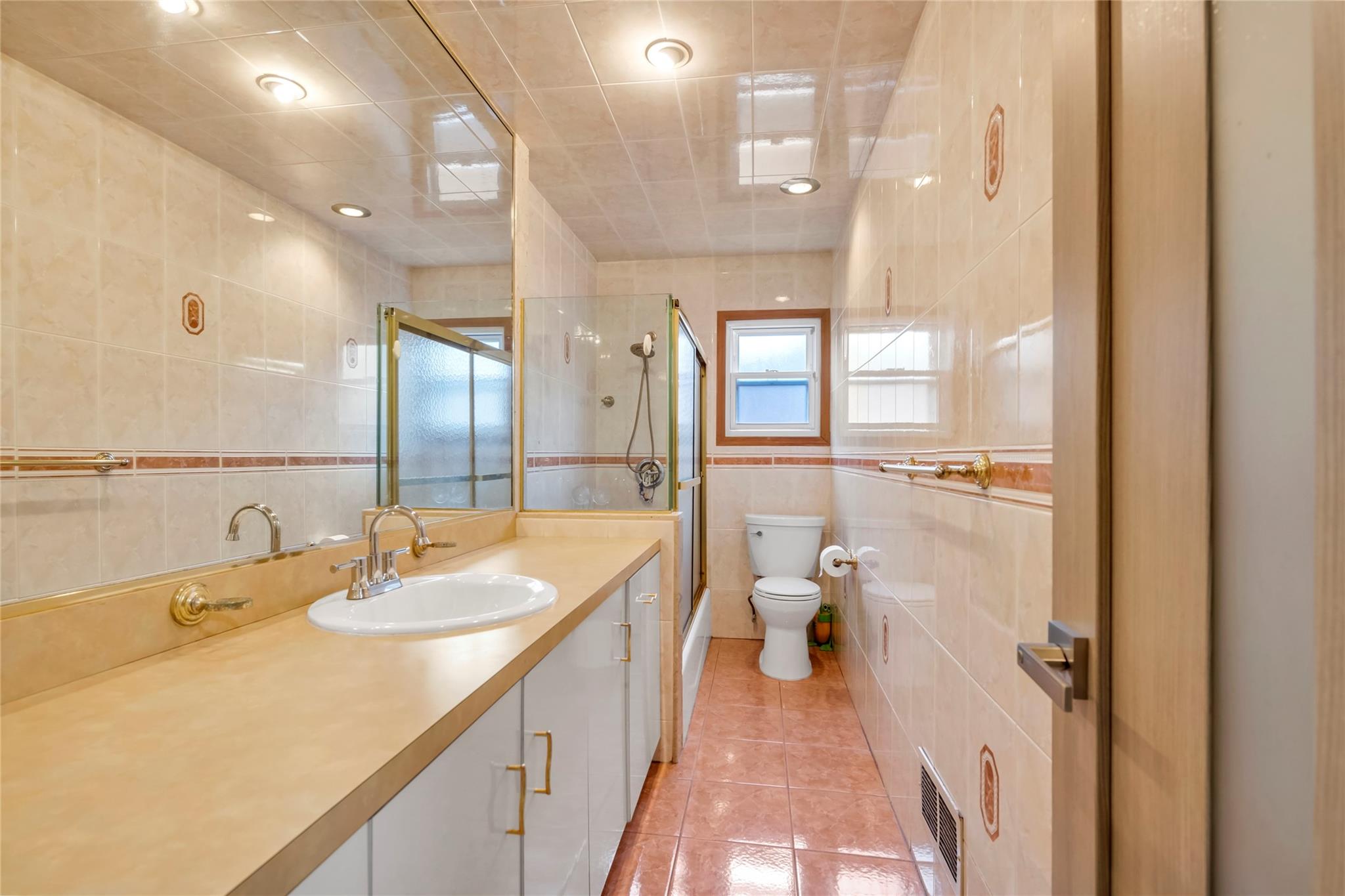 71-15 167 Street, Fresh Meadows, NY 11365