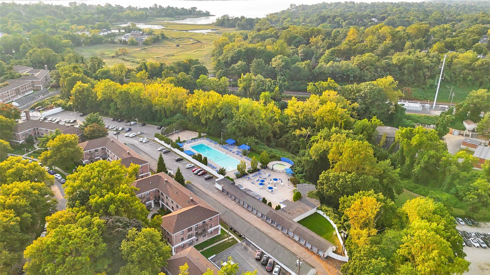 4 E Mill Drive # 3D, Great Neck, NY 11021