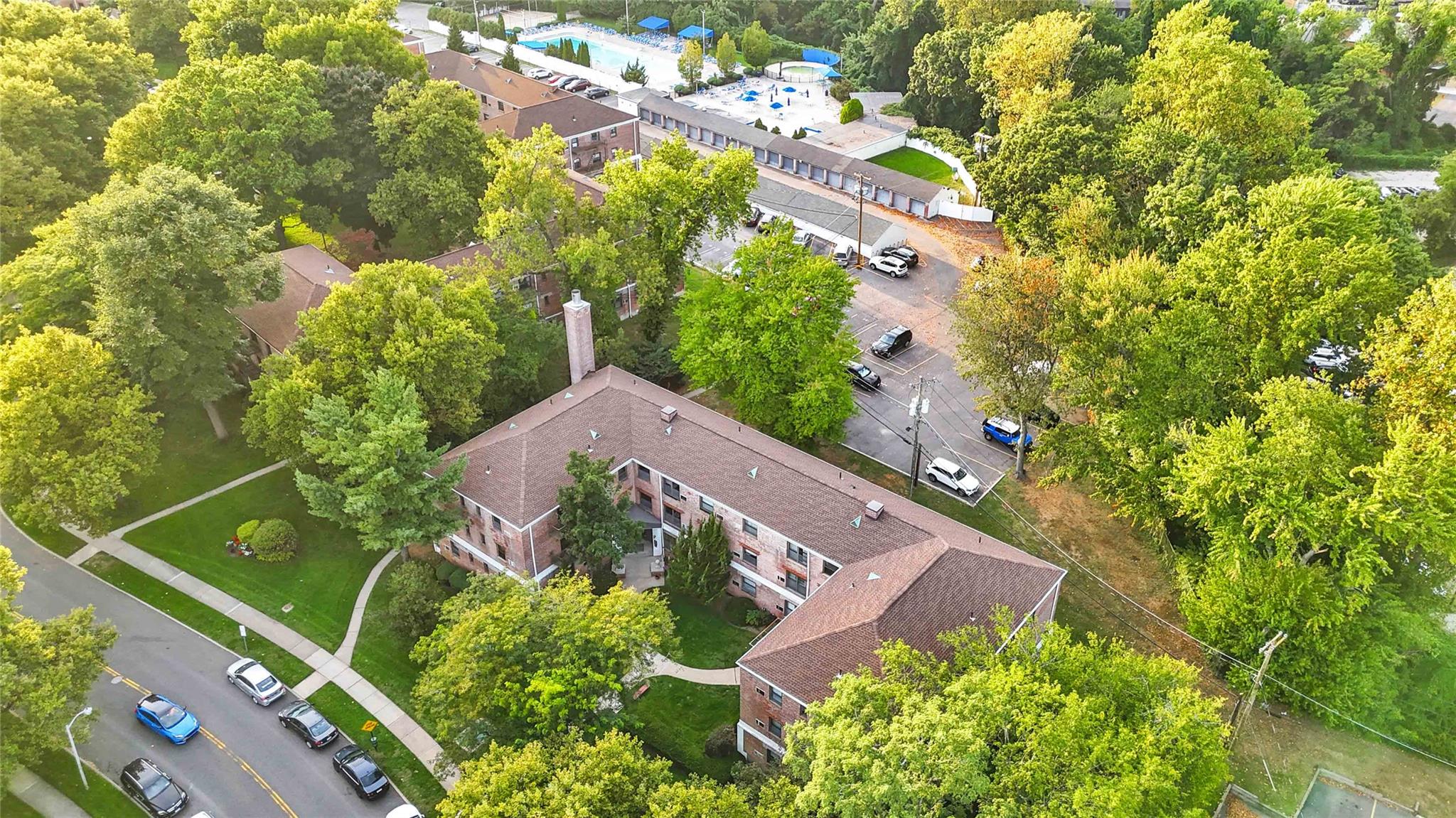 4 E Mill Drive # 3D, Great Neck, NY 11021