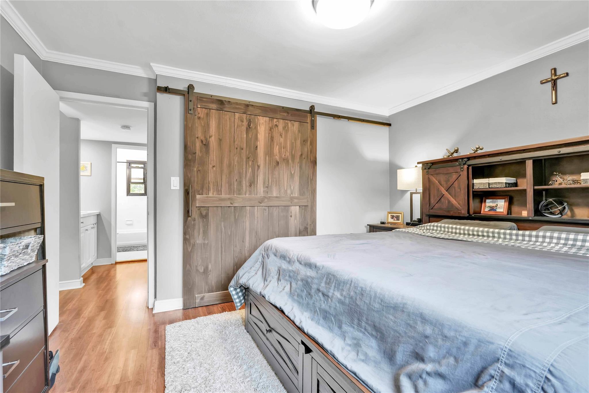 4 E Mill Drive # 3D, Great Neck, NY 11021