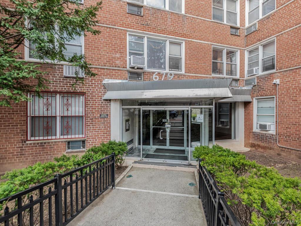 679 W 239th Street # 5H, Bronx, NY 10463