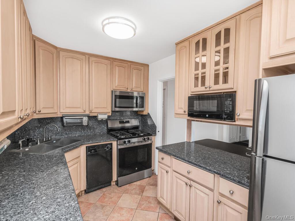 679 W 239th Street # 5H, Bronx, NY 10463