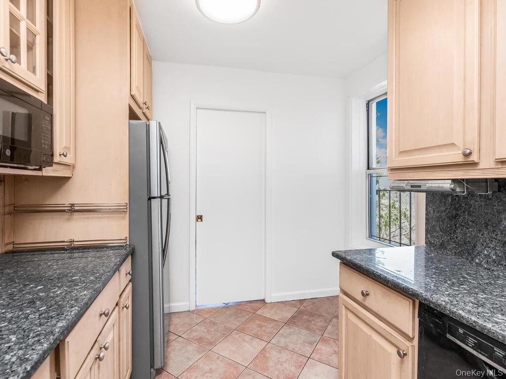 679 W 239th Street # 5H, Bronx, NY 10463