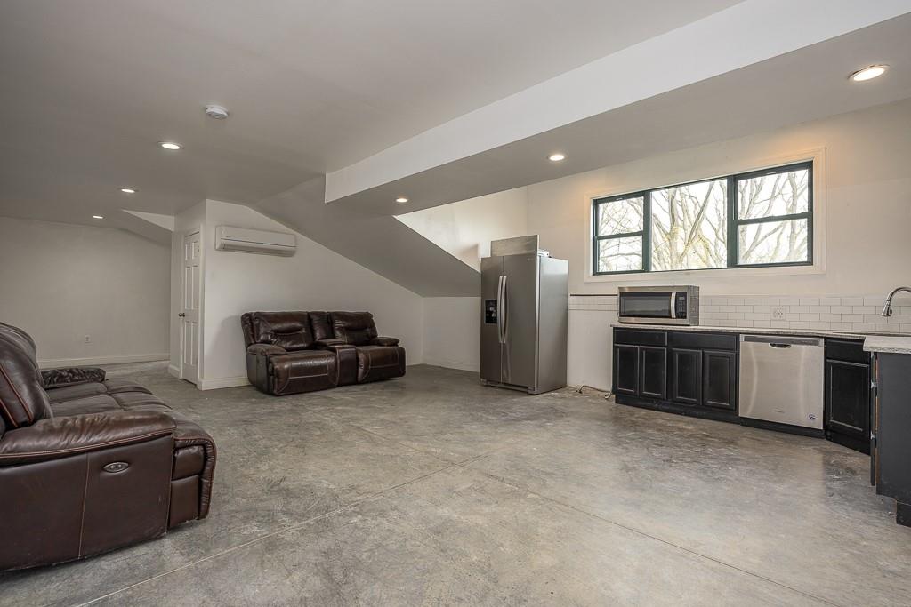 1 Teneyck Street, Stony Point, NY 10980