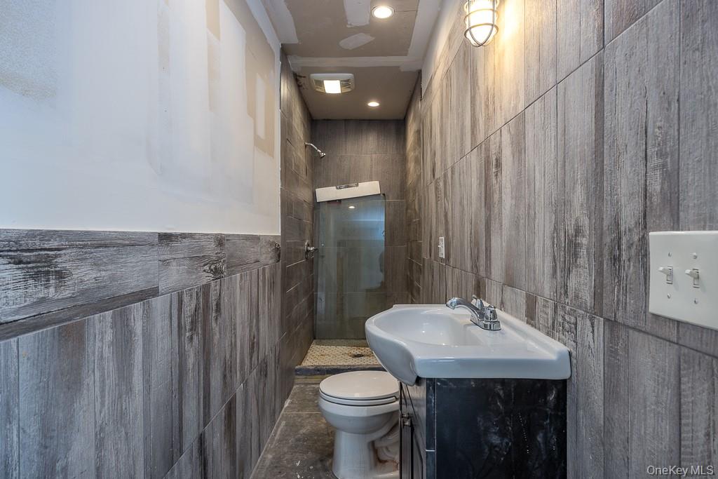 1 Teneyck Street, Stony Point, NY 10980