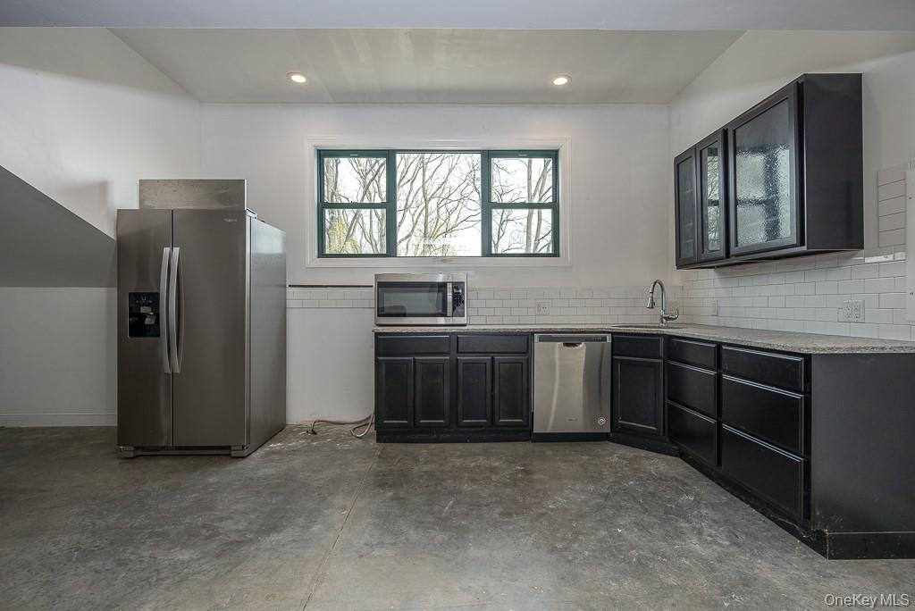 1 Teneyck Street, Stony Point, NY 10980