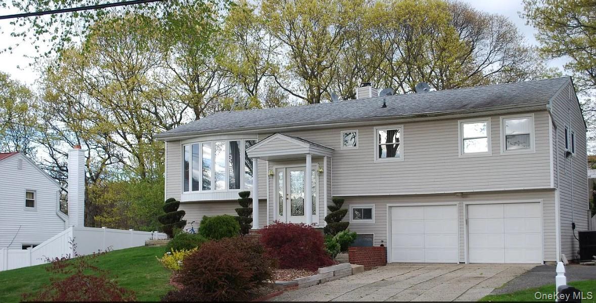 23 Ridge Court, Smithtown, NY 11788