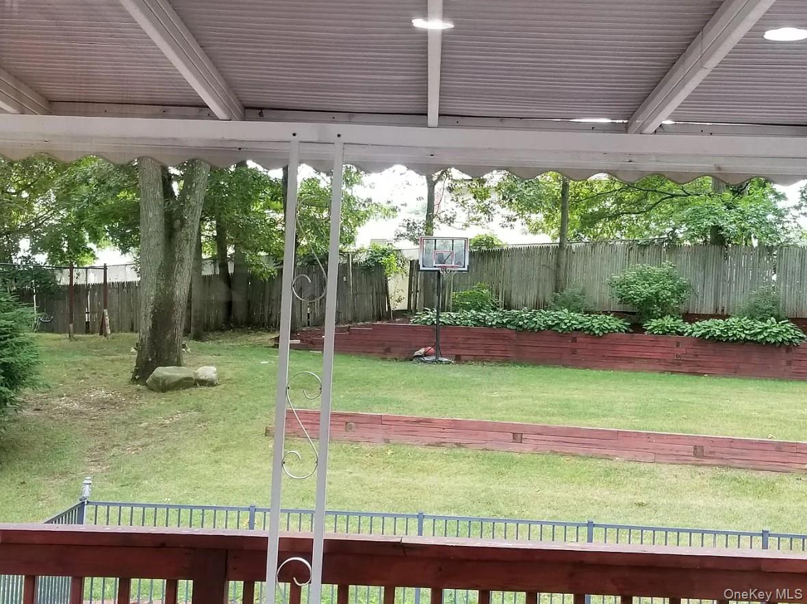 23 Ridge Court, Smithtown, NY 11788