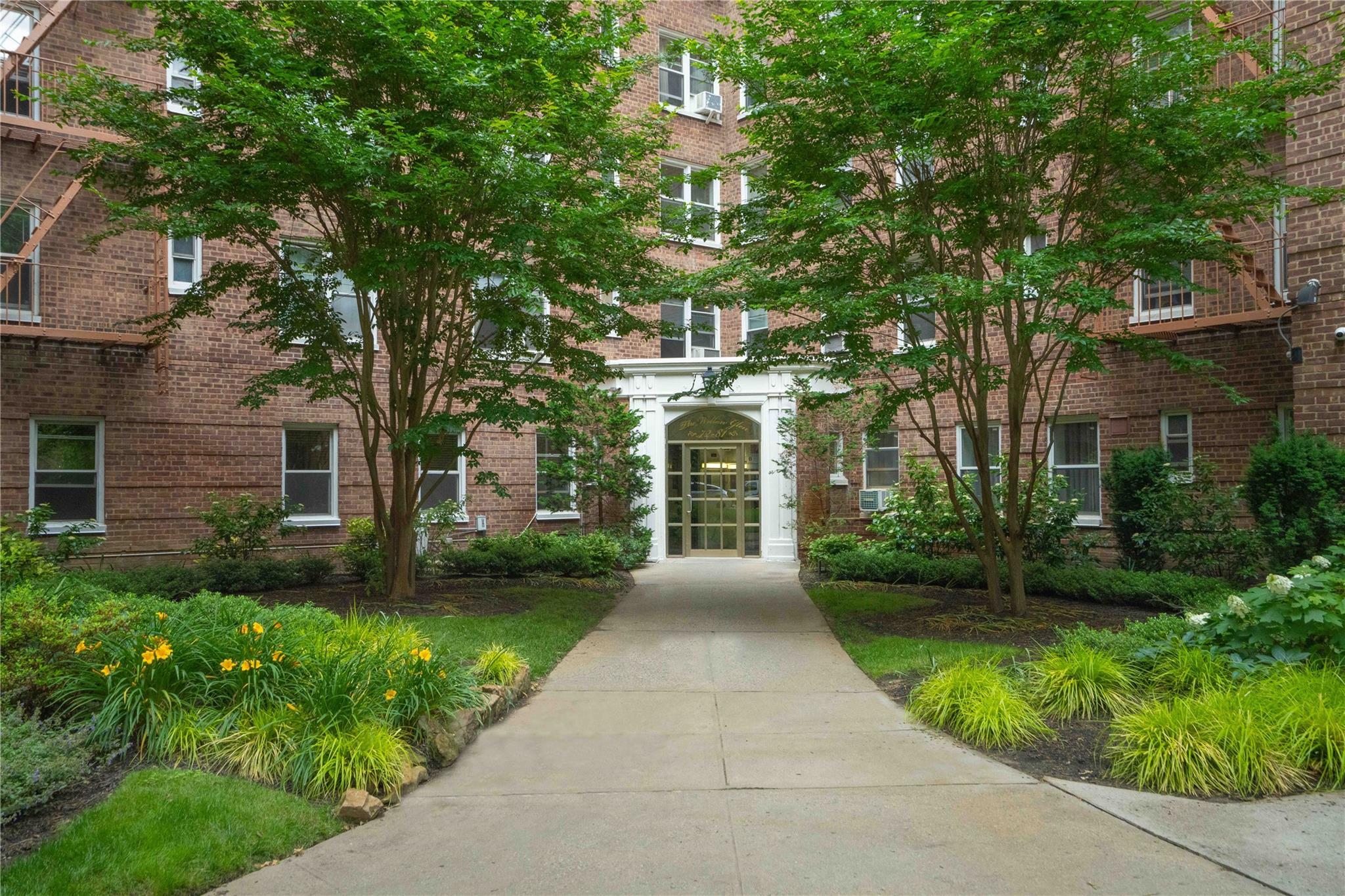 72-81 113th Streets # 3V, Forest Hills, NY 11375