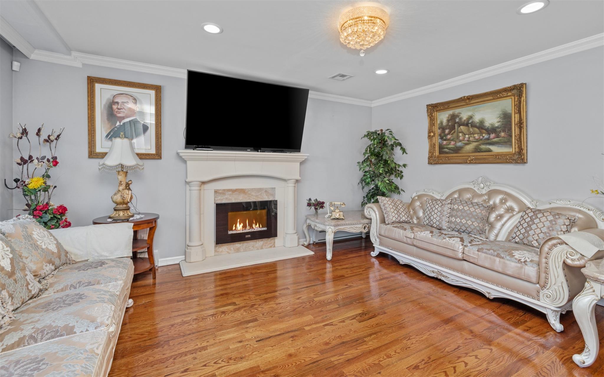 629 Keith Lane, West Islip, NY 11795
