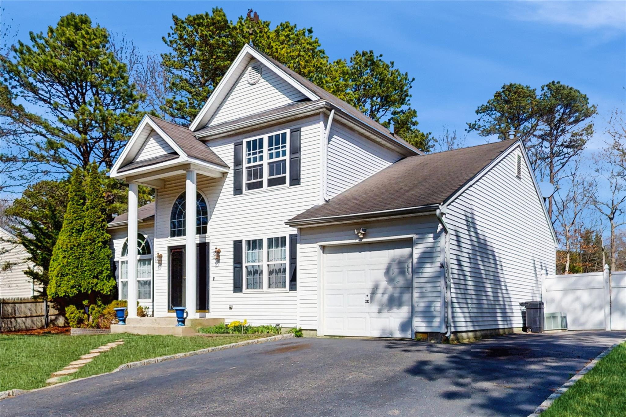 33 Summersweet Drive, Middle Island, NY 11953