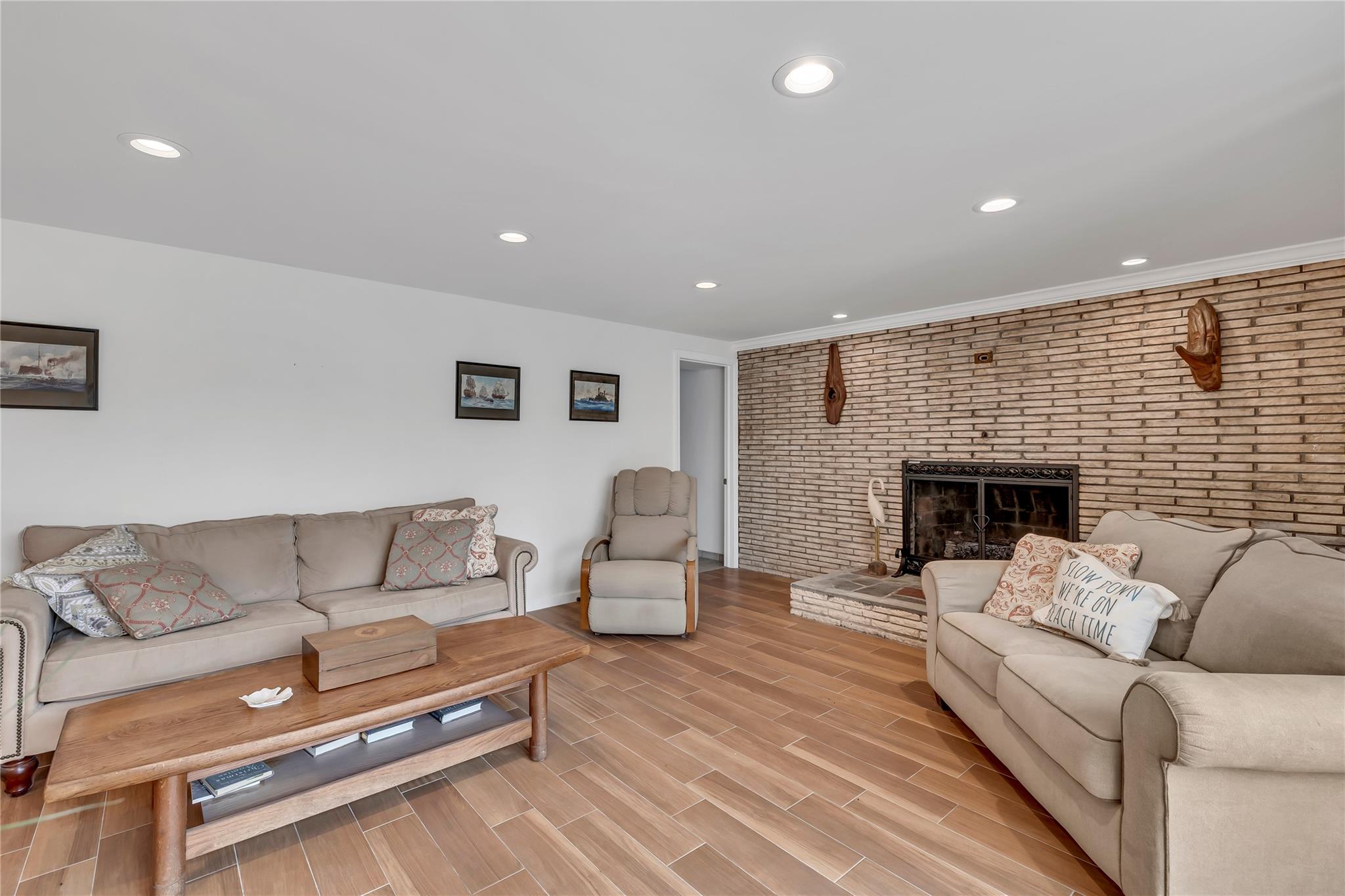48 E 2nd Street, Freeport, NY 11520