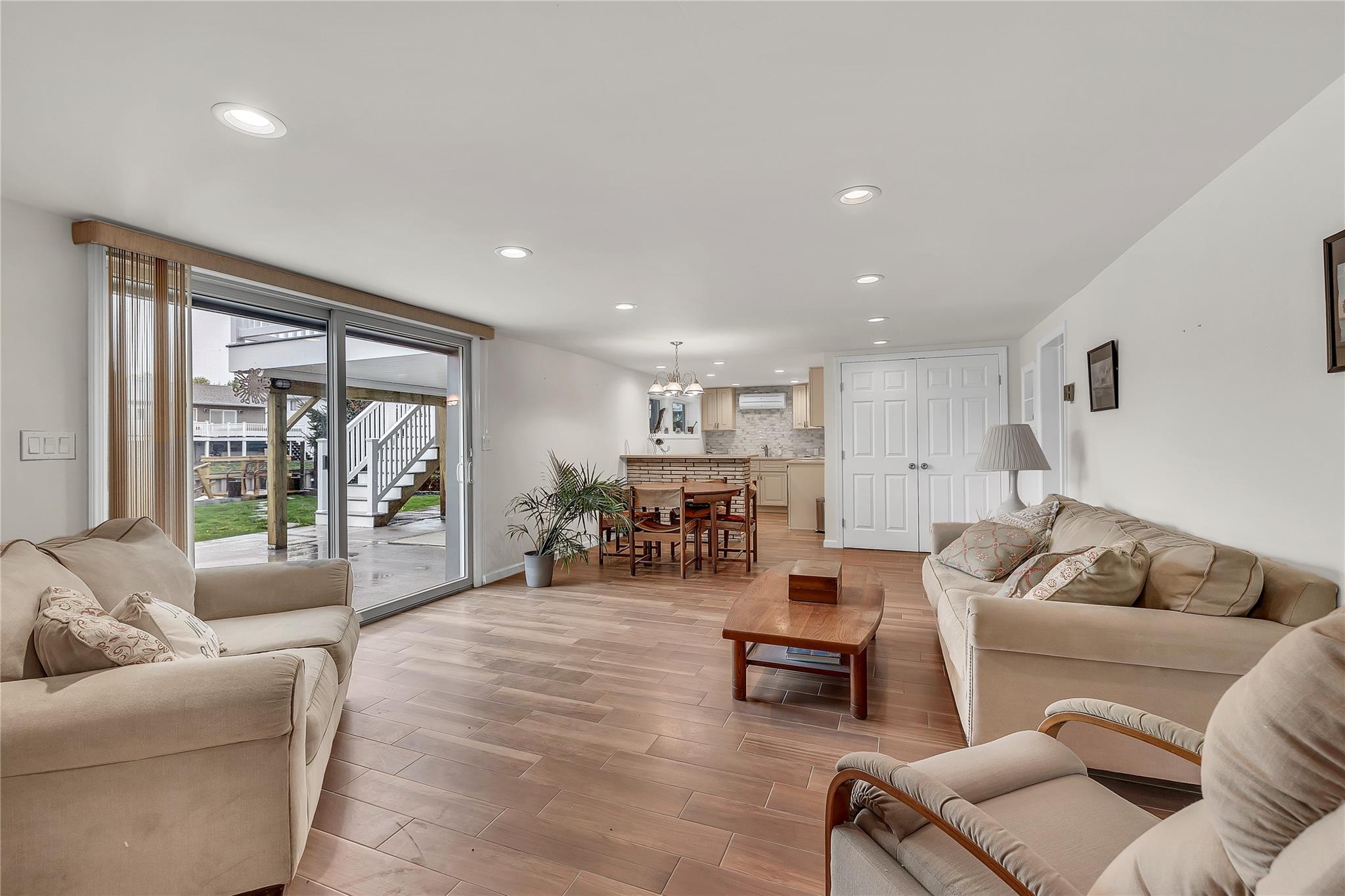 48 E 2nd Street, Freeport, NY 11520