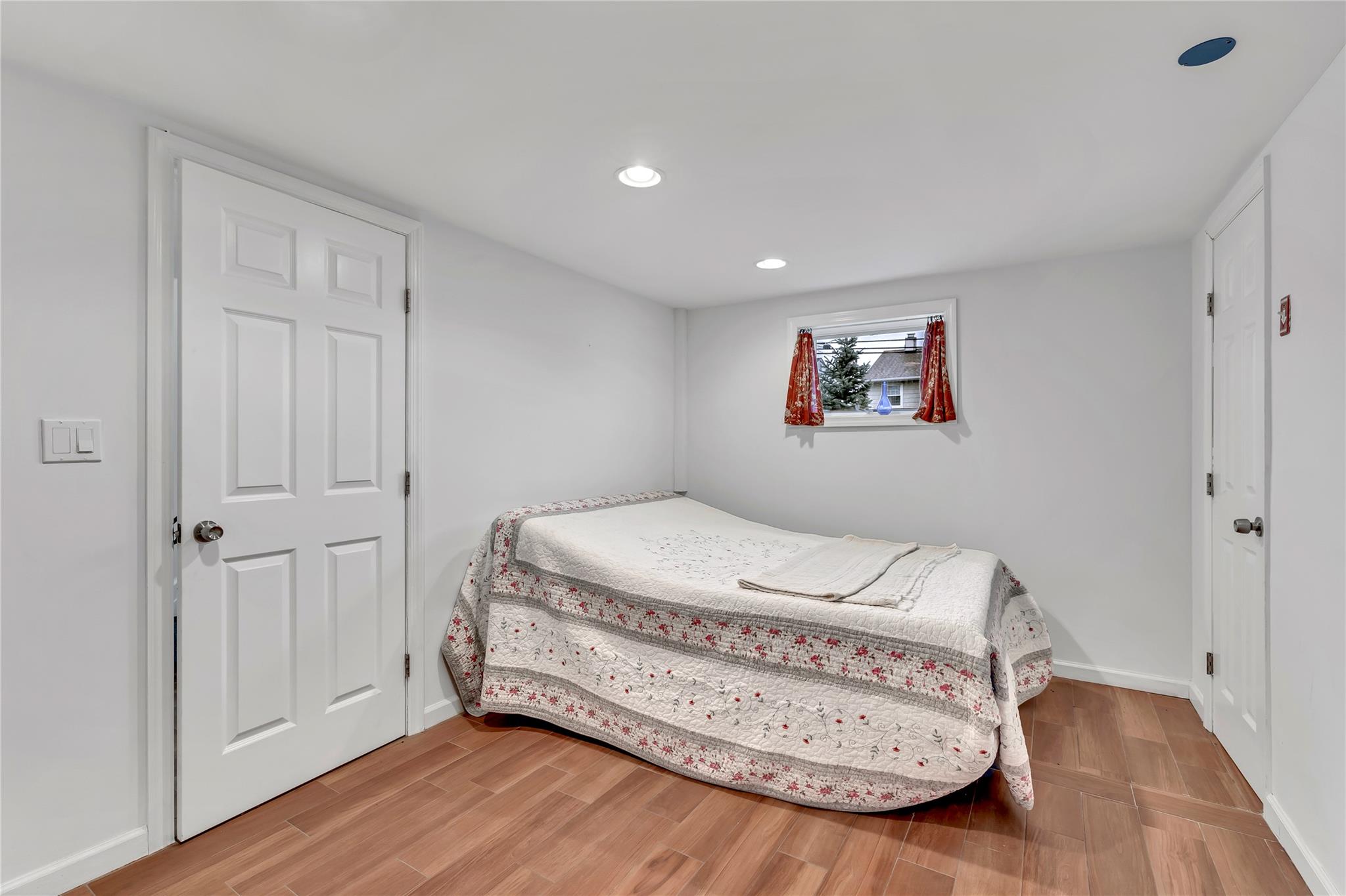 48 E 2nd Street, Freeport, NY 11520