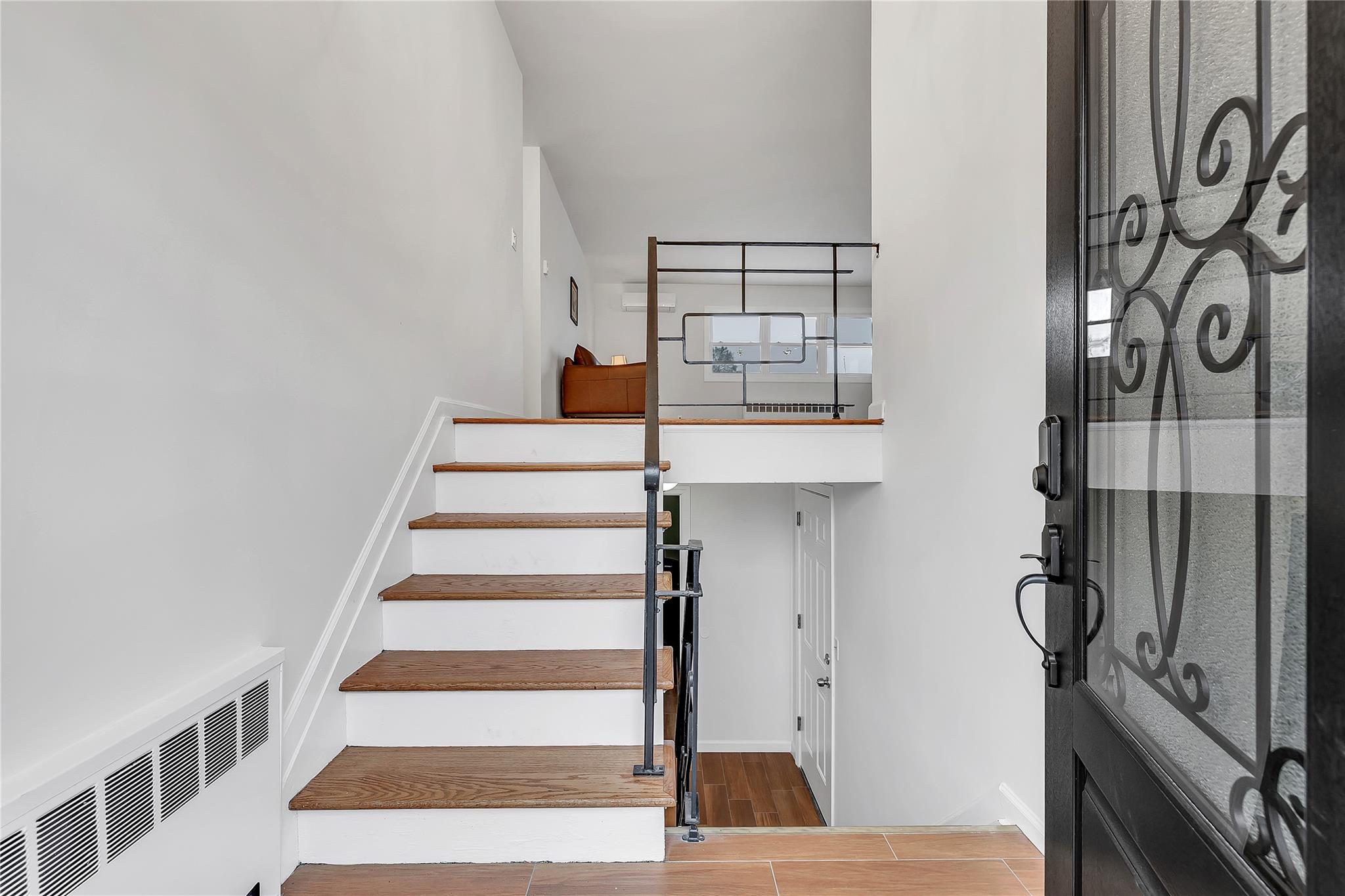 48 E 2nd Street, Freeport, NY 11520