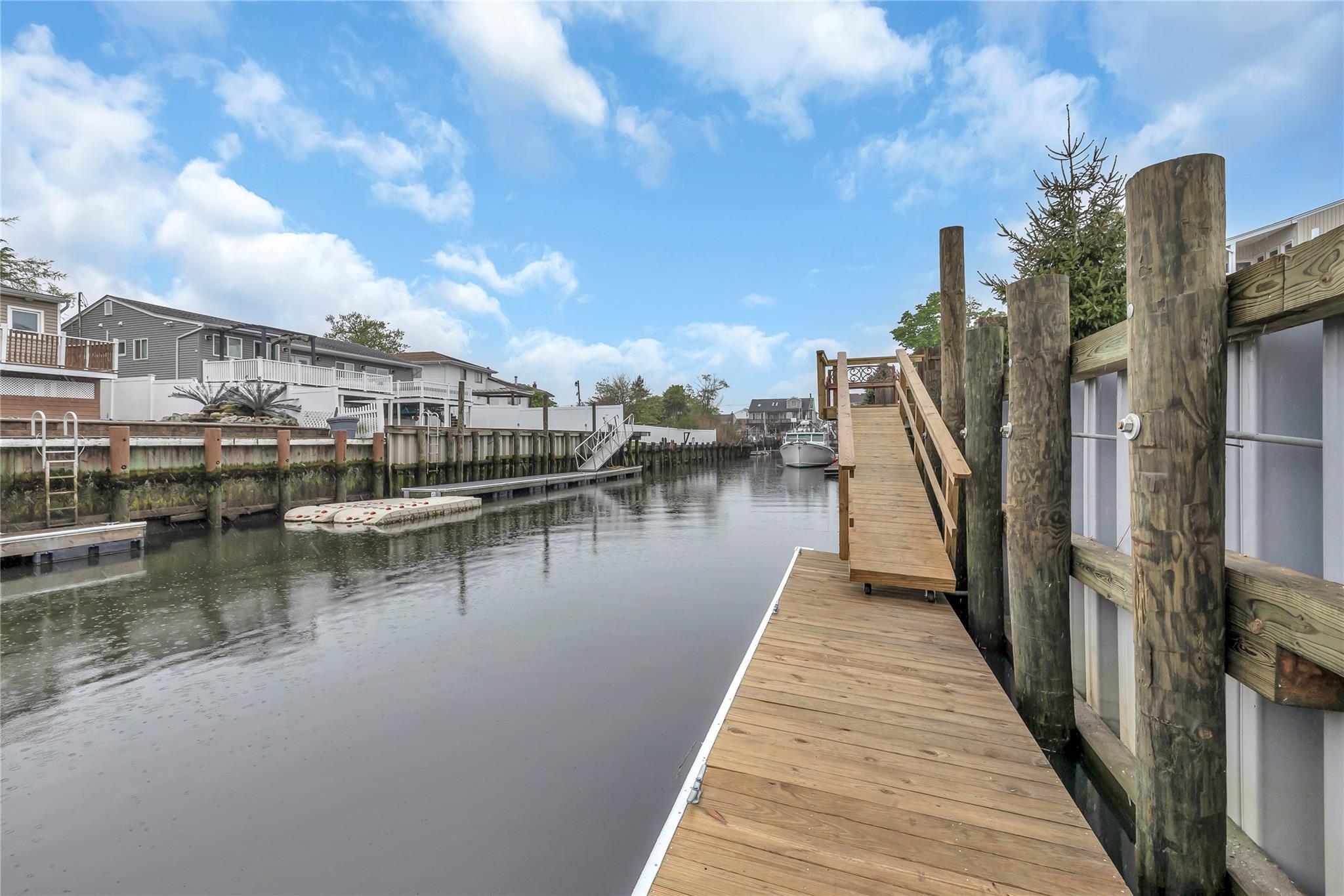 48 E 2nd Street, Freeport, NY 11520