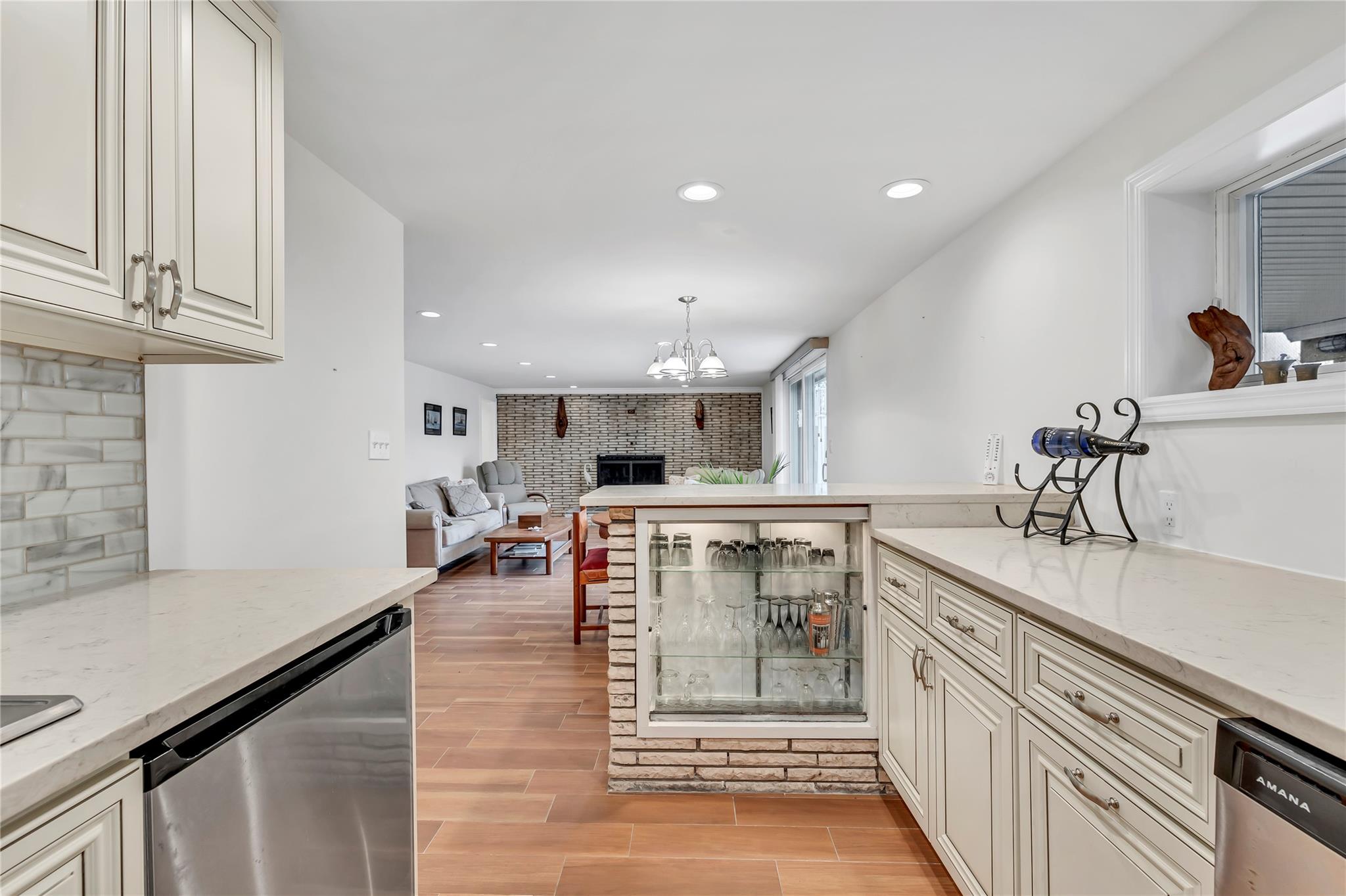 48 E 2nd Street, Freeport, NY 11520