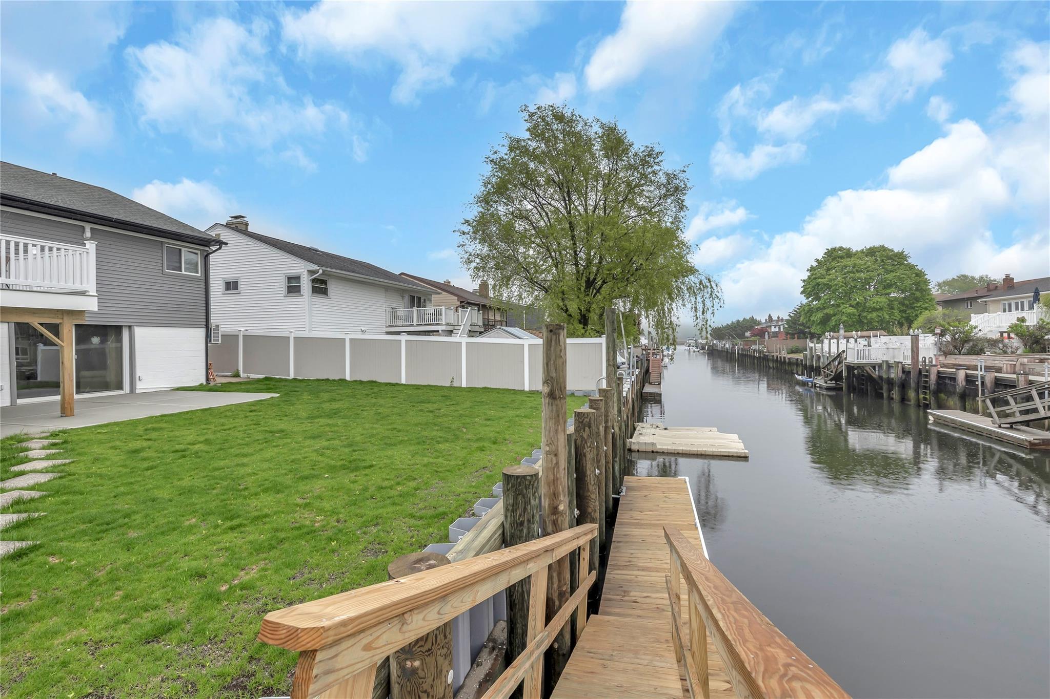 48 E 2nd Street, Freeport, NY 11520