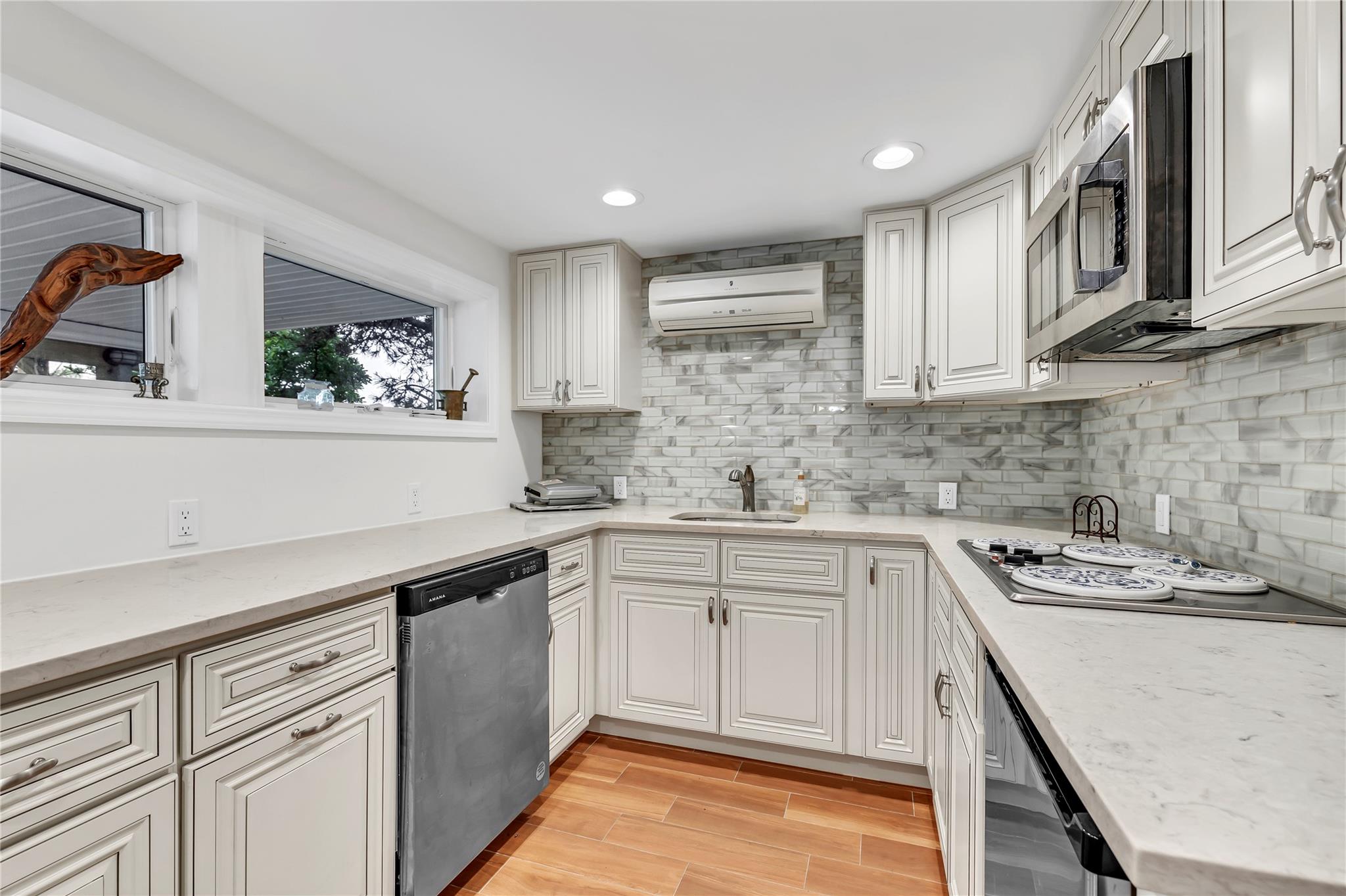 48 E 2nd Street, Freeport, NY 11520