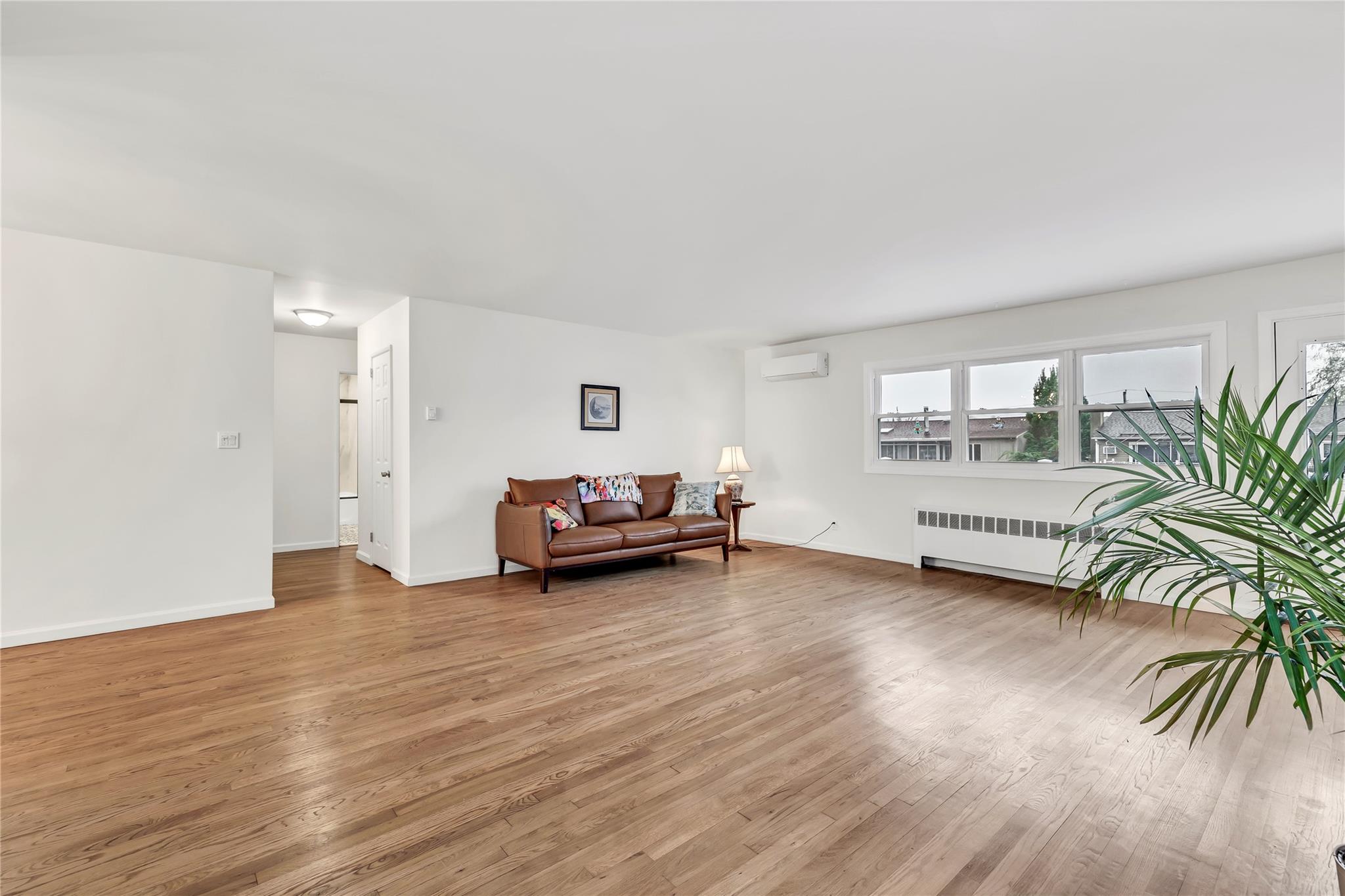 48 E 2nd Street, Freeport, NY 11520
