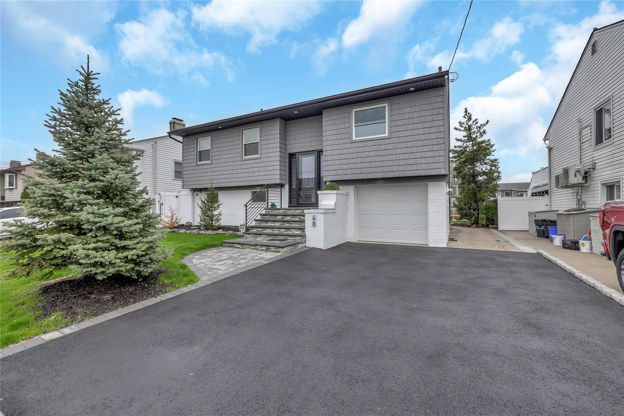 48 E 2nd Street, Freeport, NY 11520