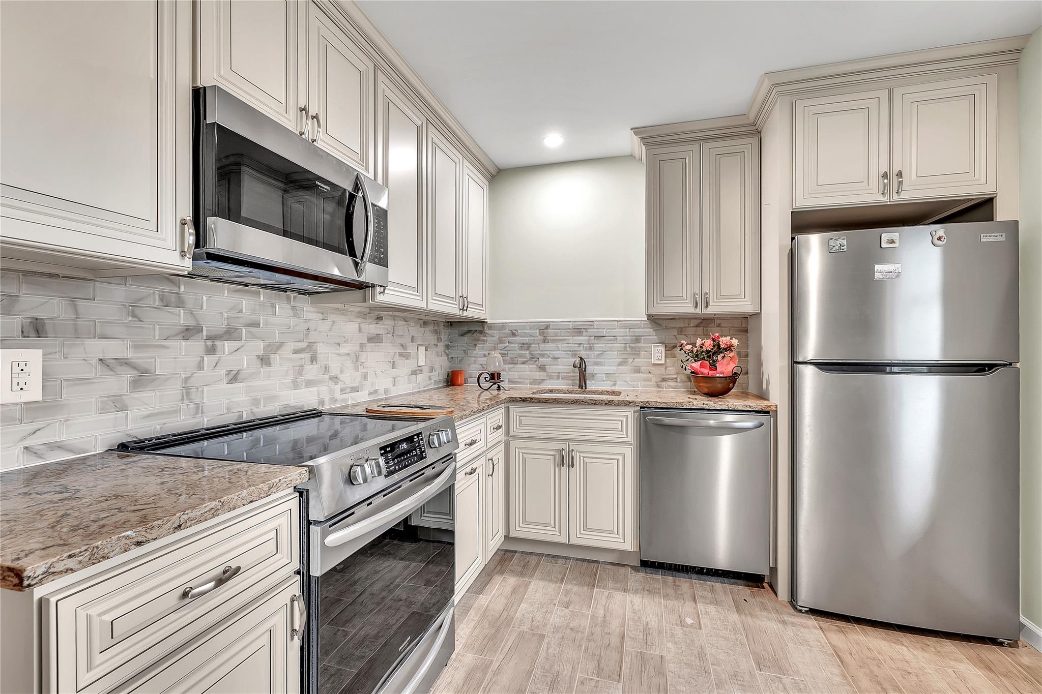 48 E 2nd Street, Freeport, NY 11520