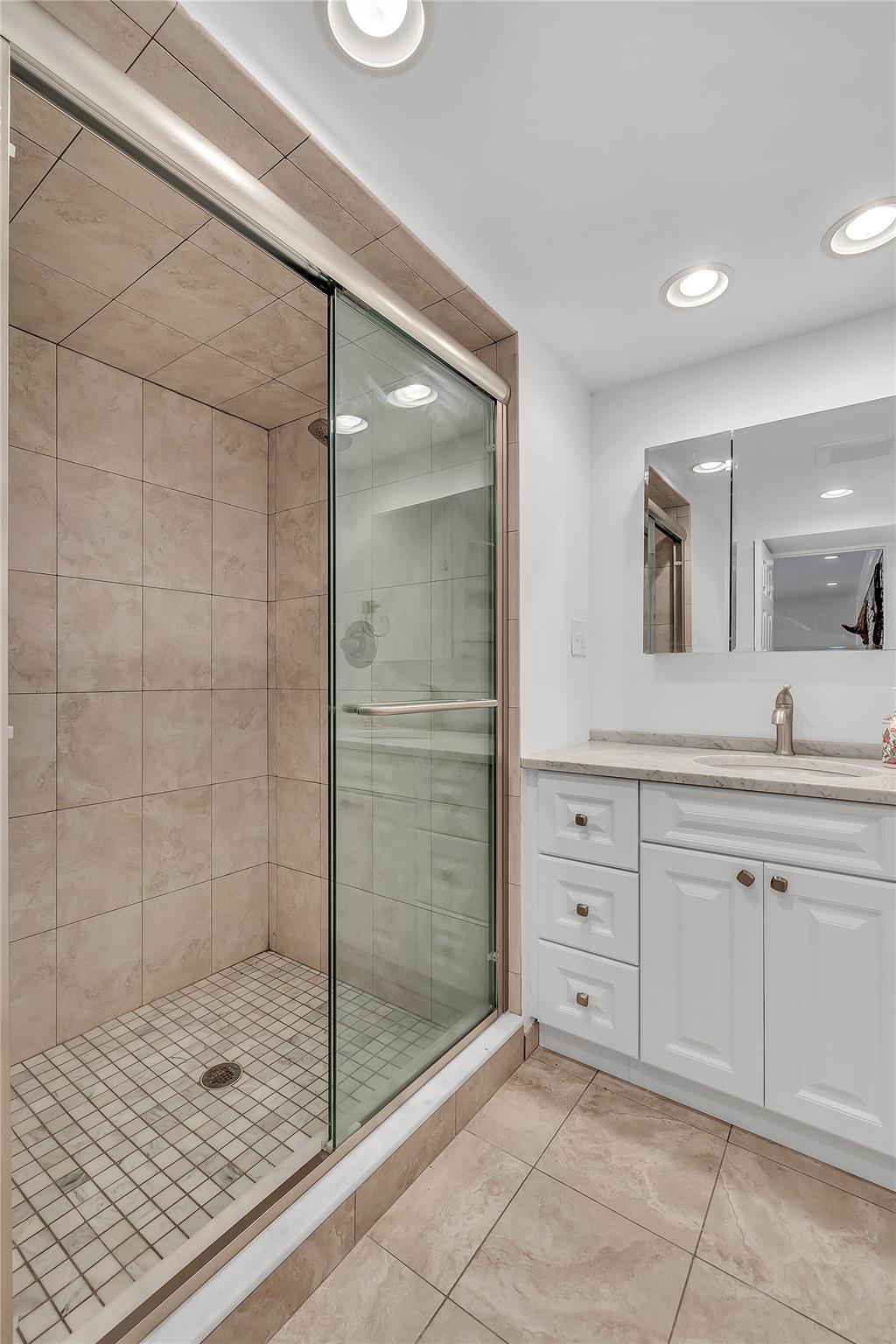 48 E 2nd Street, Freeport, NY 11520