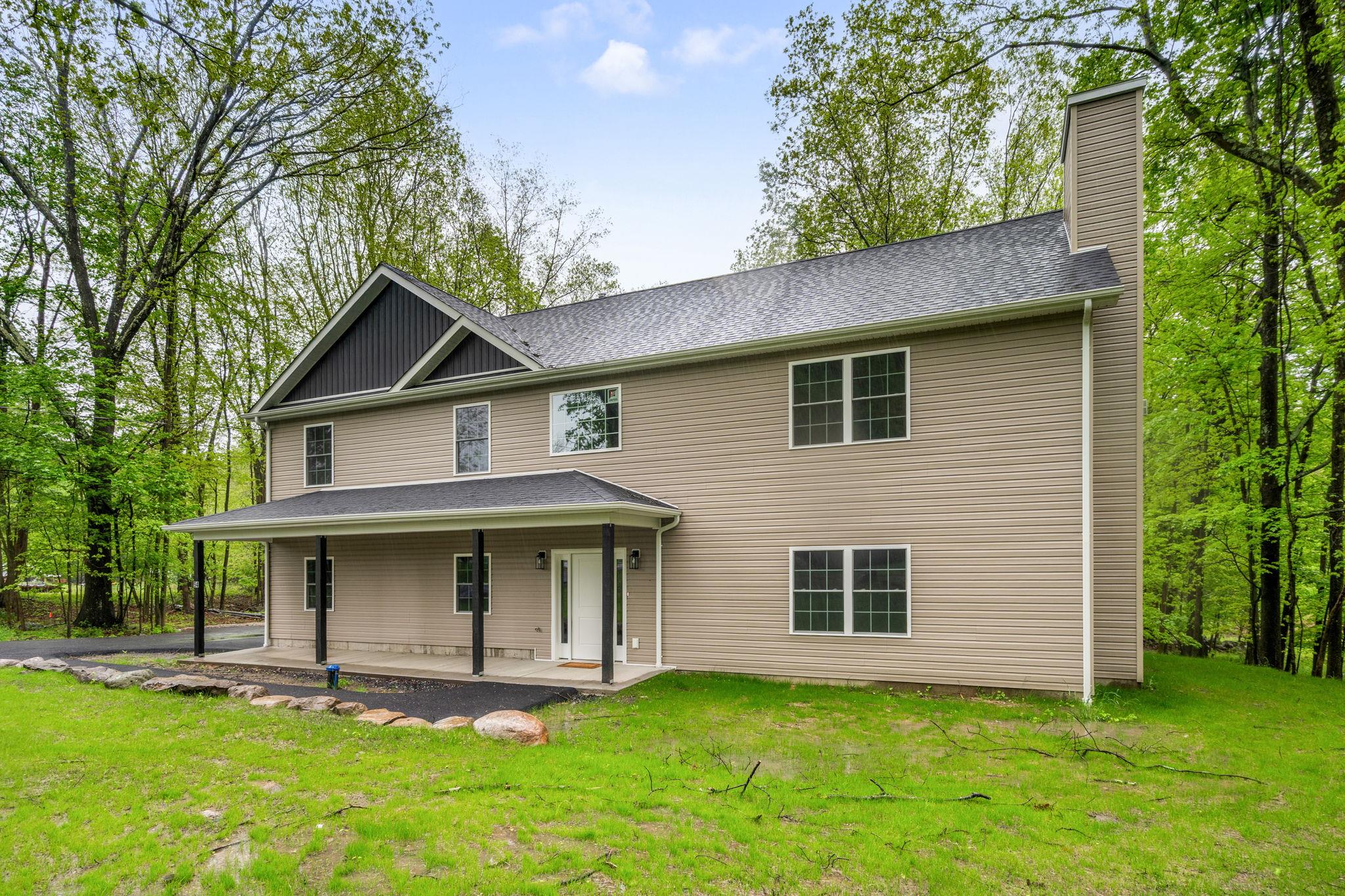 94 Fair Oaks Road, Middletown, NY 10940