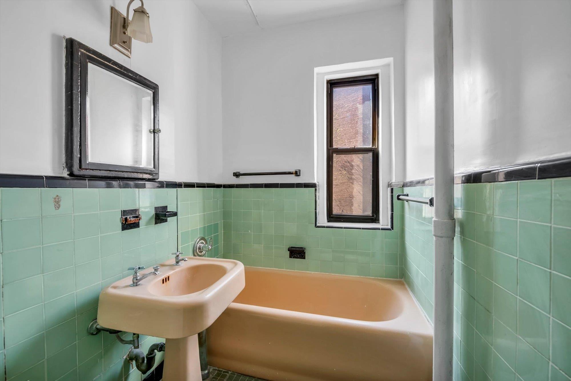 83-44 Lefferts Boulevard # 4G, Kew Gardens, NY 11415