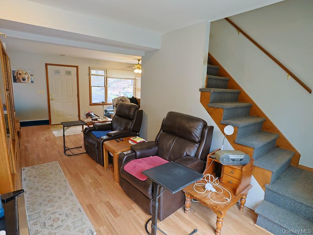 68 Kennel Road, Cuddebackville, NY 12729