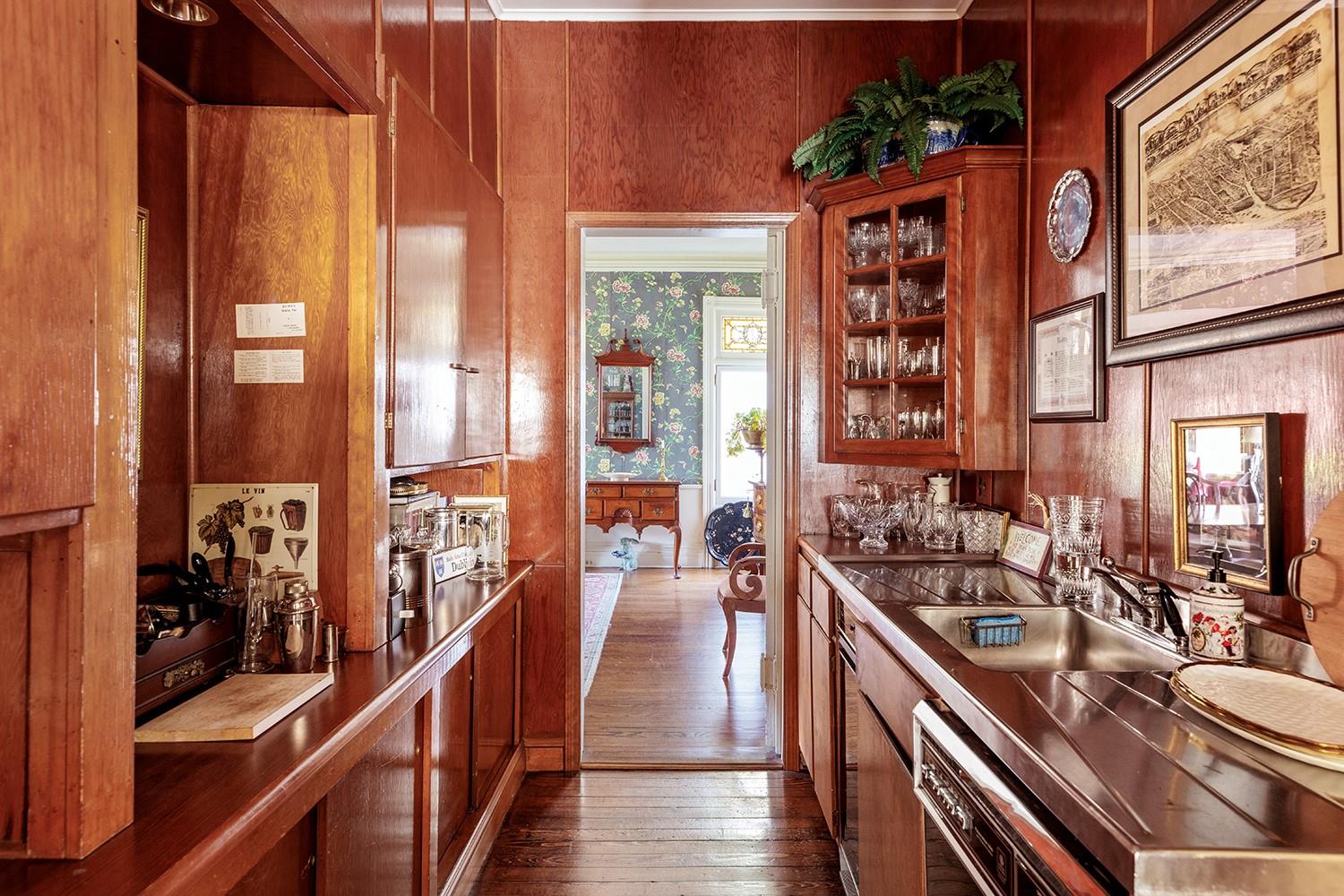 35 S Penataquit Avenue, Bay Shore, NY 11706