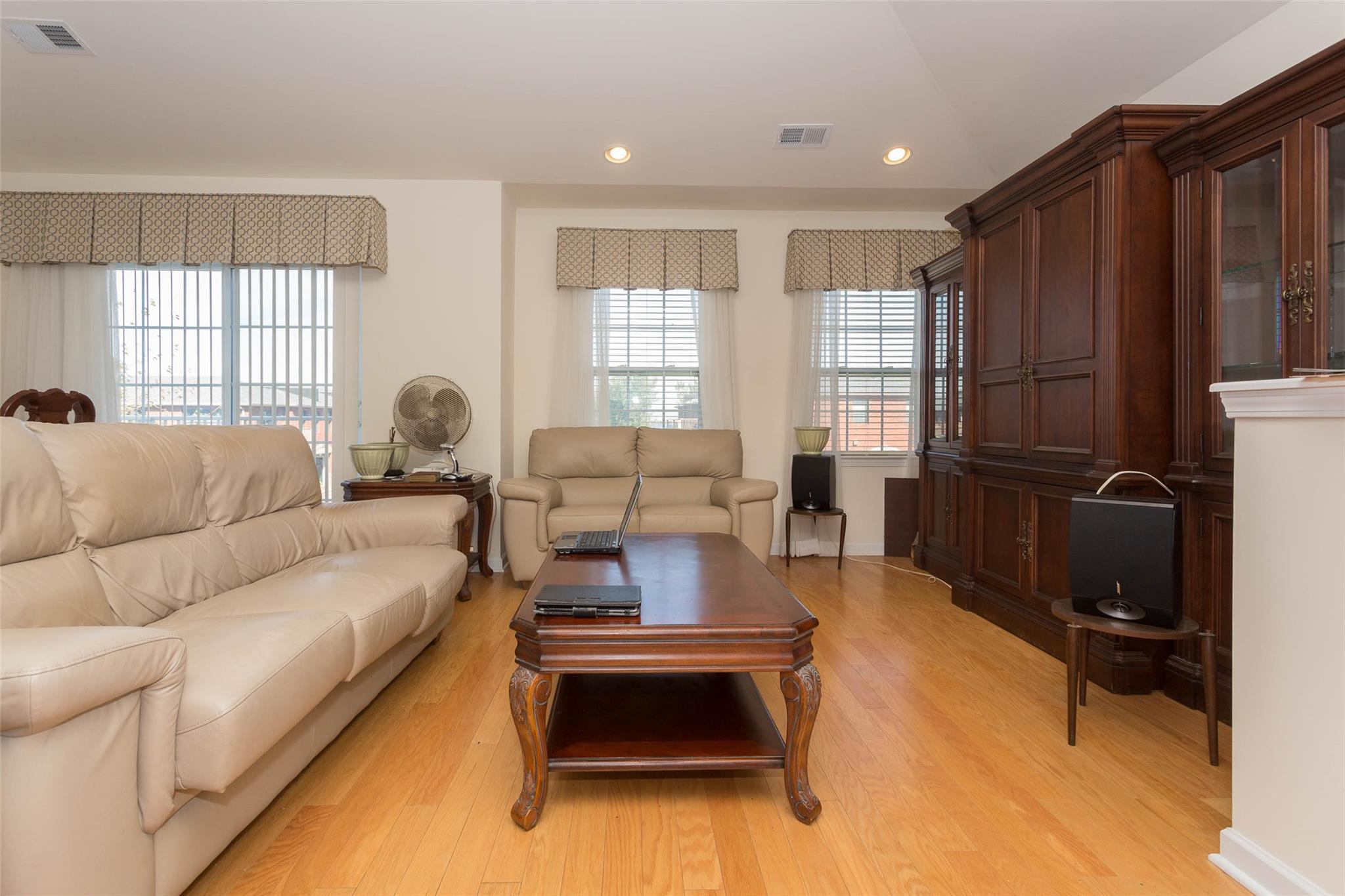 121-10 Powells Cove Boulevard # C, College Point, NY 11356