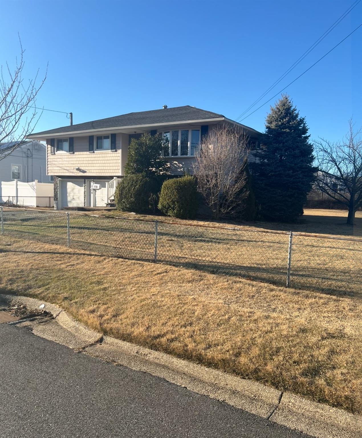 170 11th Street, West Babylon, NY 11704