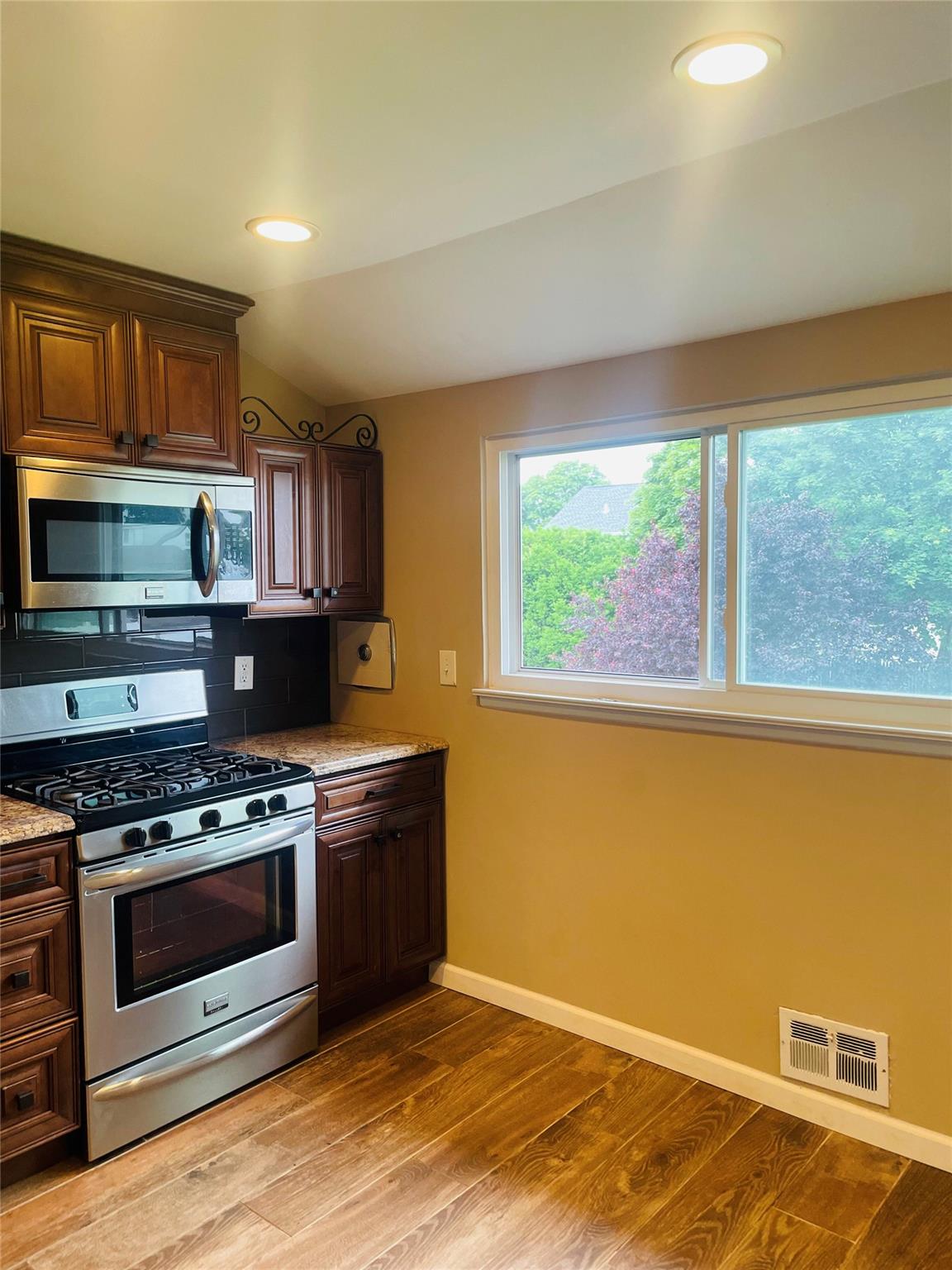 170 11th Street, West Babylon, NY 11704