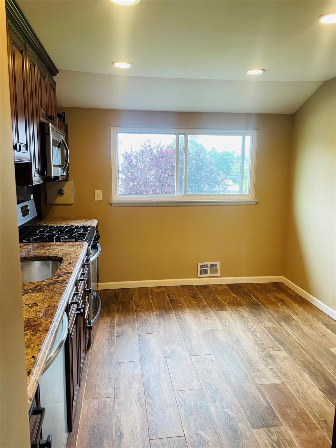 170 11th Street, West Babylon, NY 11704