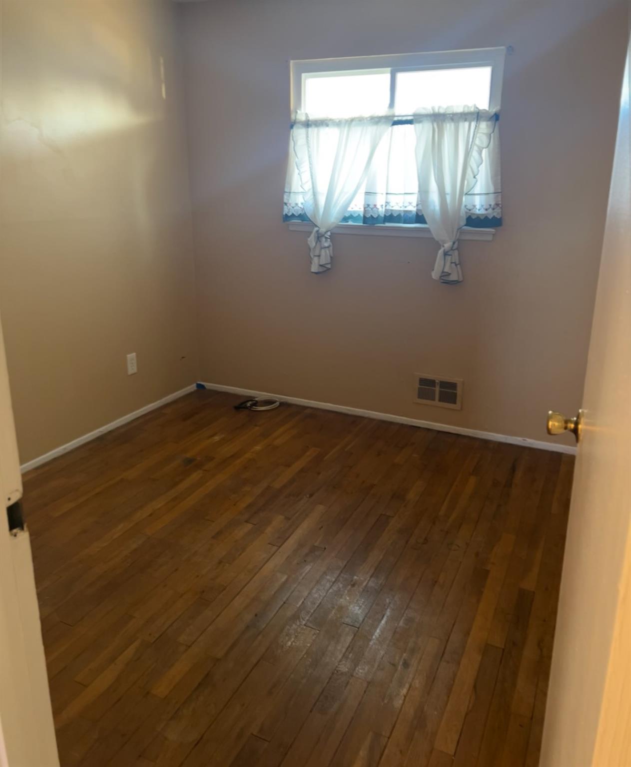 170 11th Street, West Babylon, NY 11704