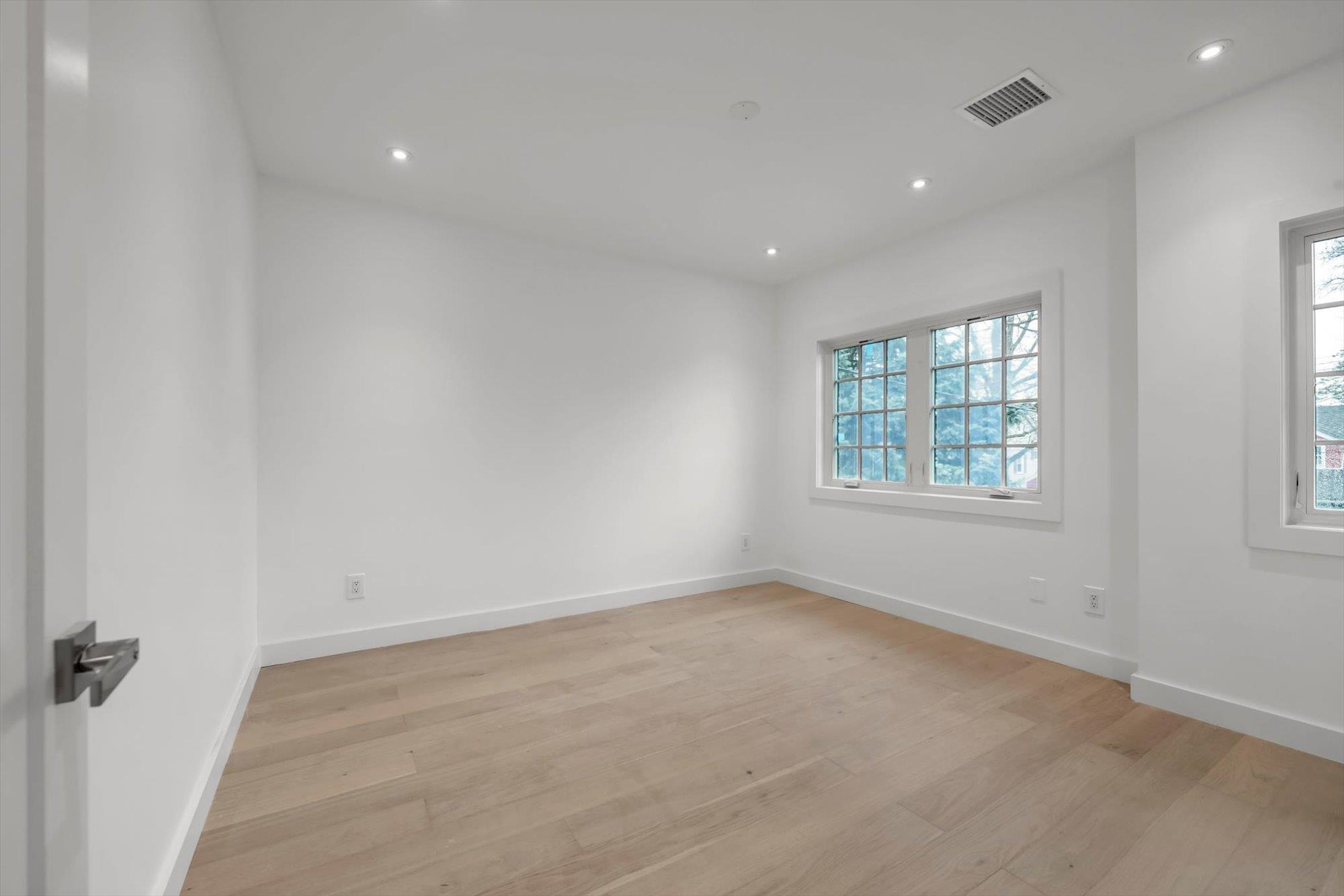 3369 164th Street, Flushing, NY 11358