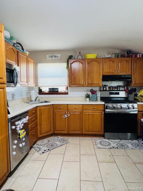 1300 Race Avenue, Medford, NY 11763