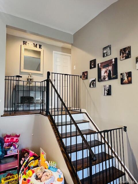 1300 Race Avenue, Medford, NY 11763