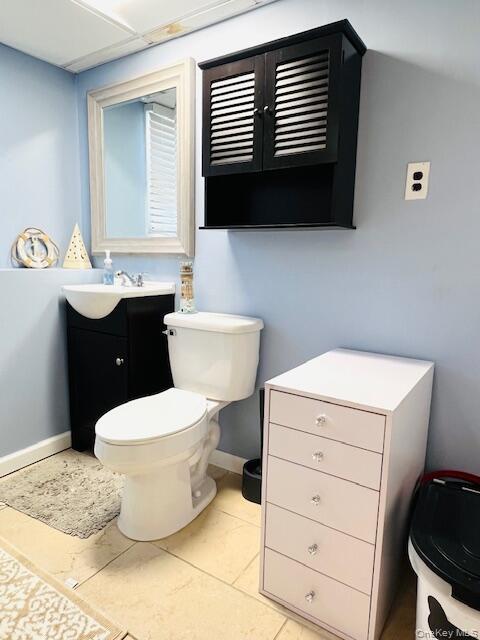 1300 Race Avenue, Medford, NY 11763