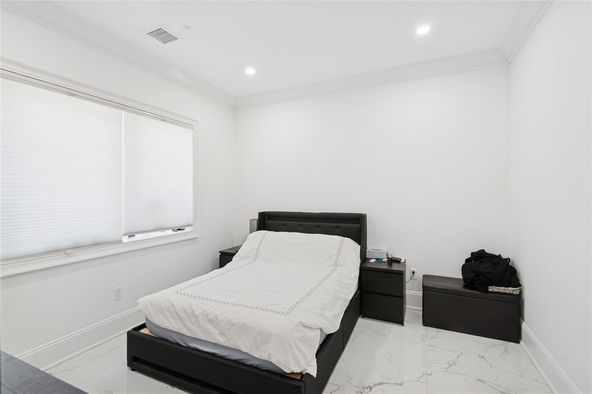 783 Oakleigh Road, North Woodmere, NY 11581