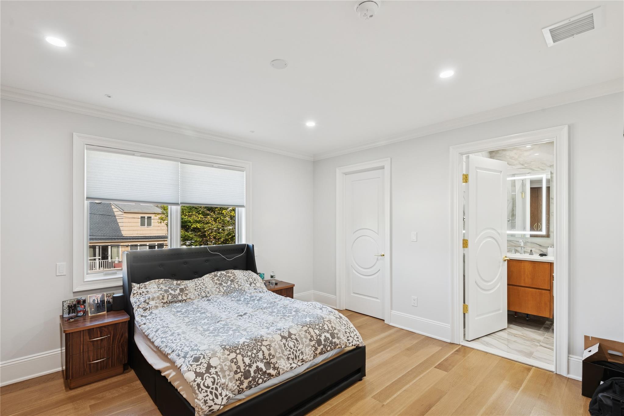 783 Oakleigh Road, North Woodmere, NY 11581