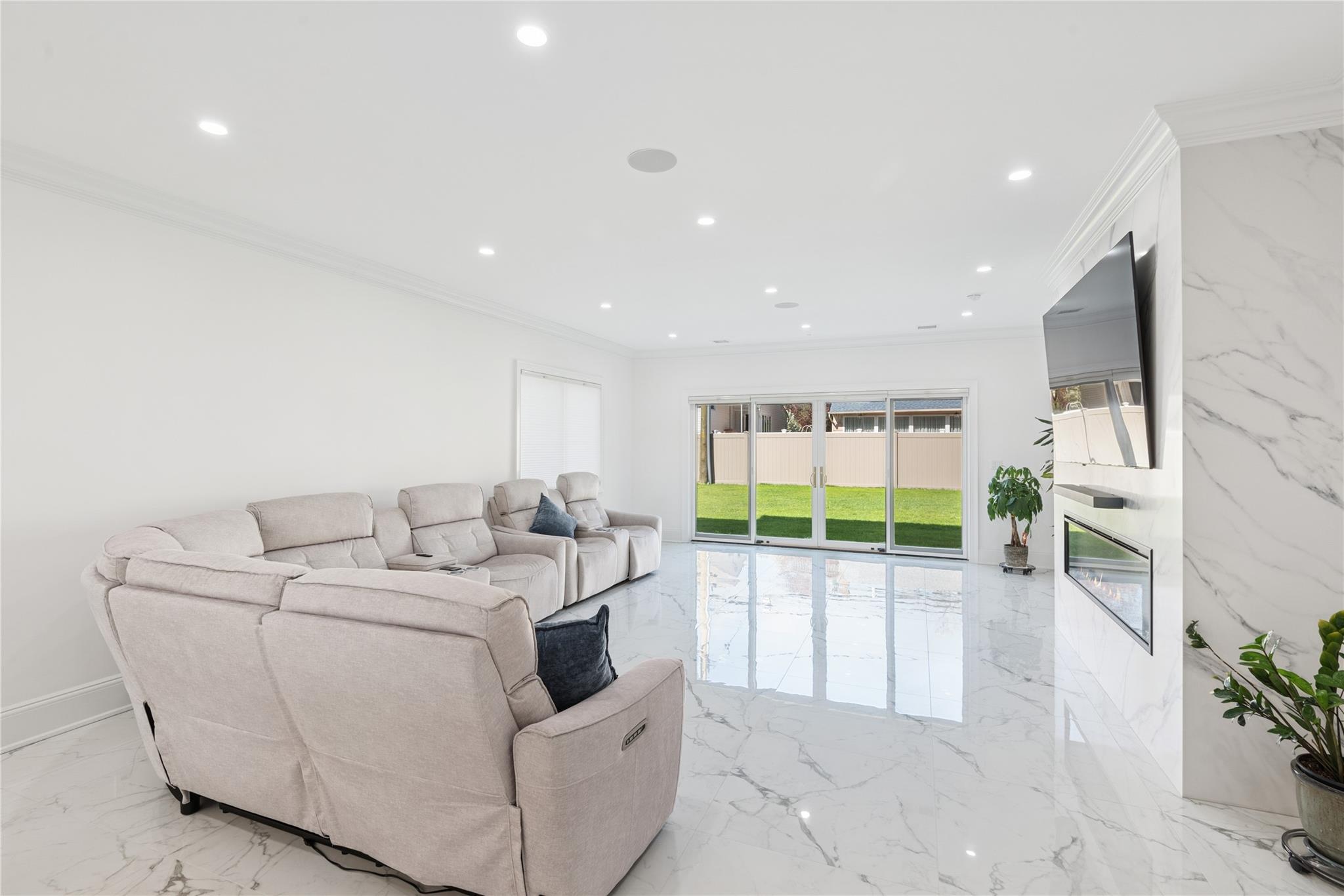 783 Oakleigh Road, North Woodmere, NY 11581