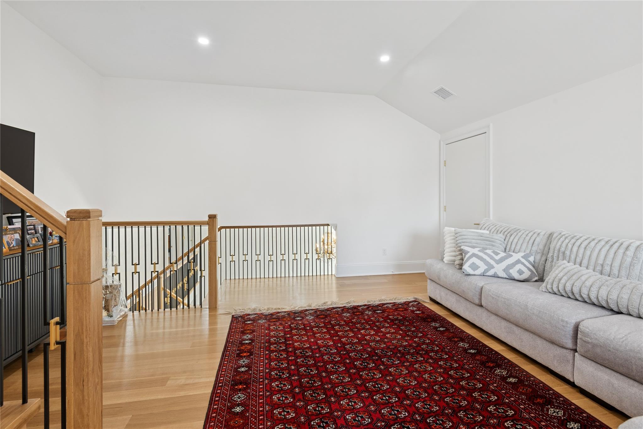 783 Oakleigh Road, North Woodmere, NY 11581