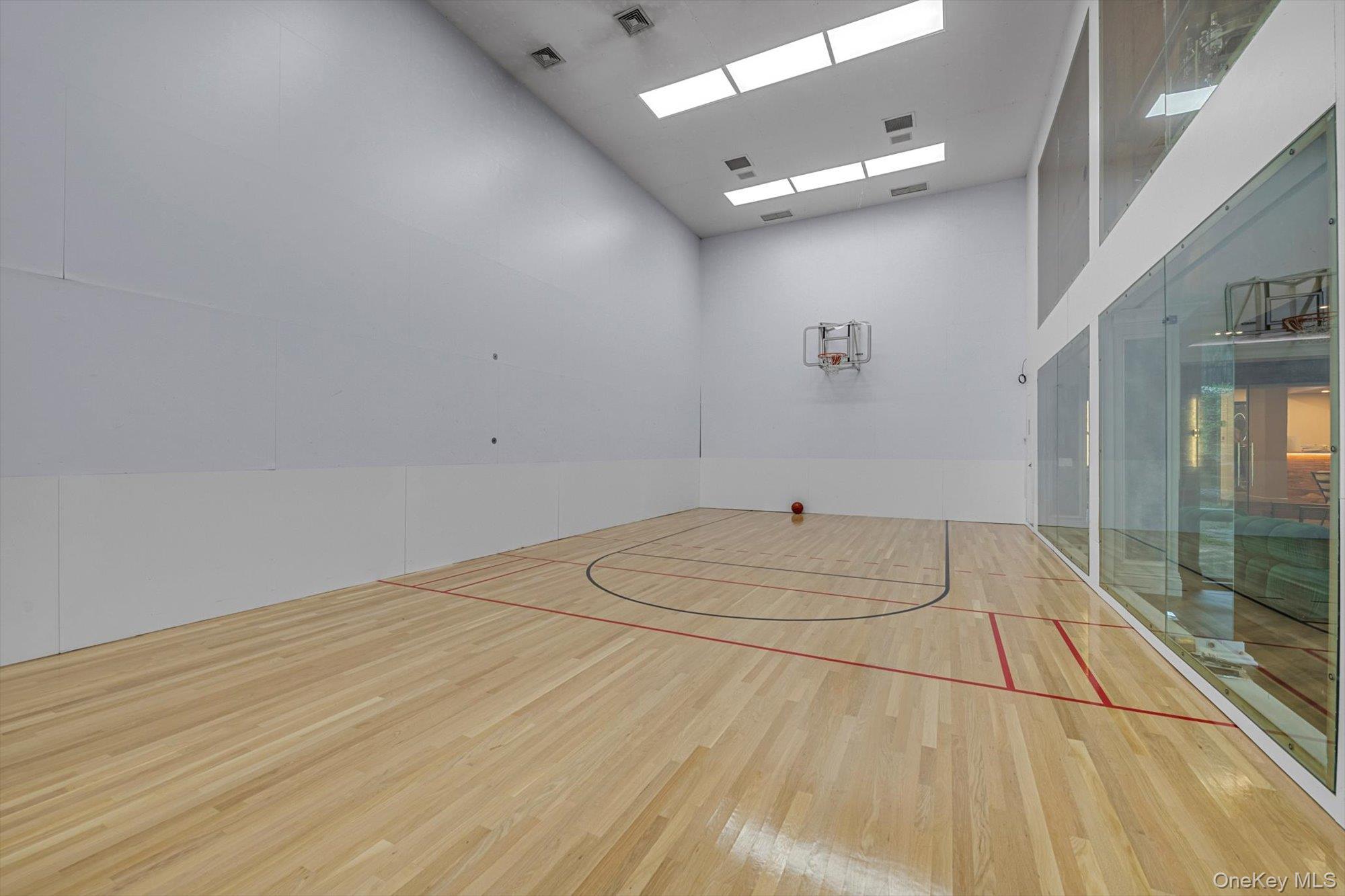 55 Coves Run, Oyster Bay Cove, NY 11791