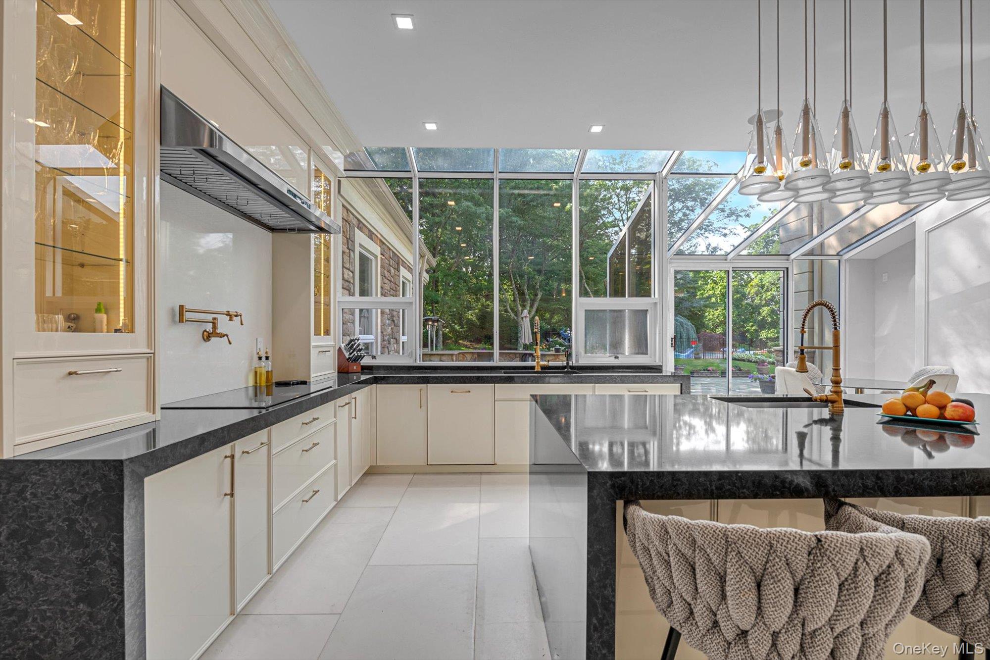 55 Coves Run, Oyster Bay Cove, NY 11791