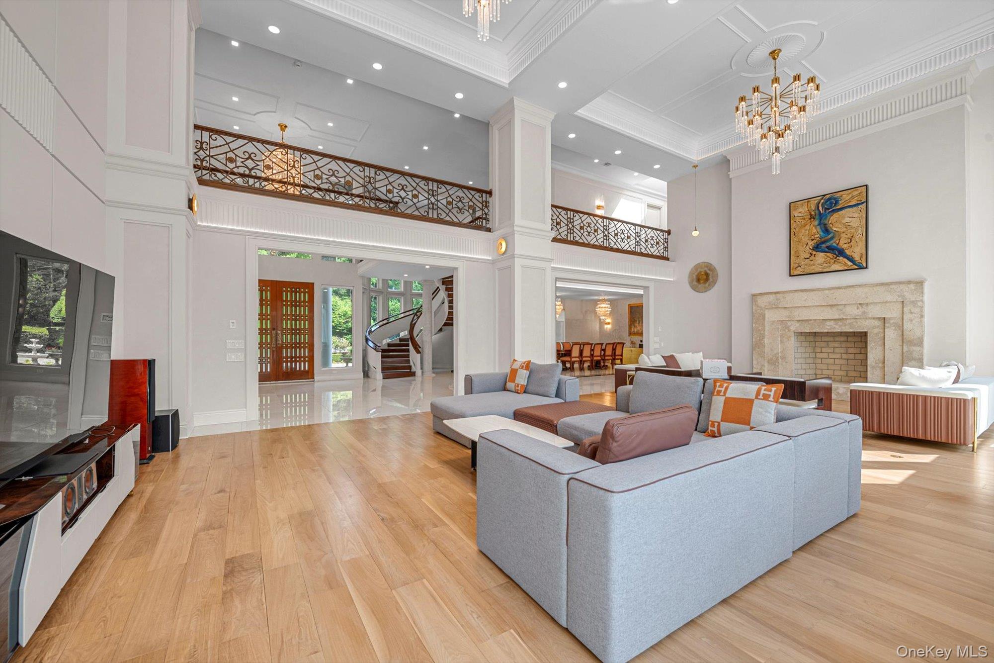 55 Coves Run, Oyster Bay Cove, NY 11791