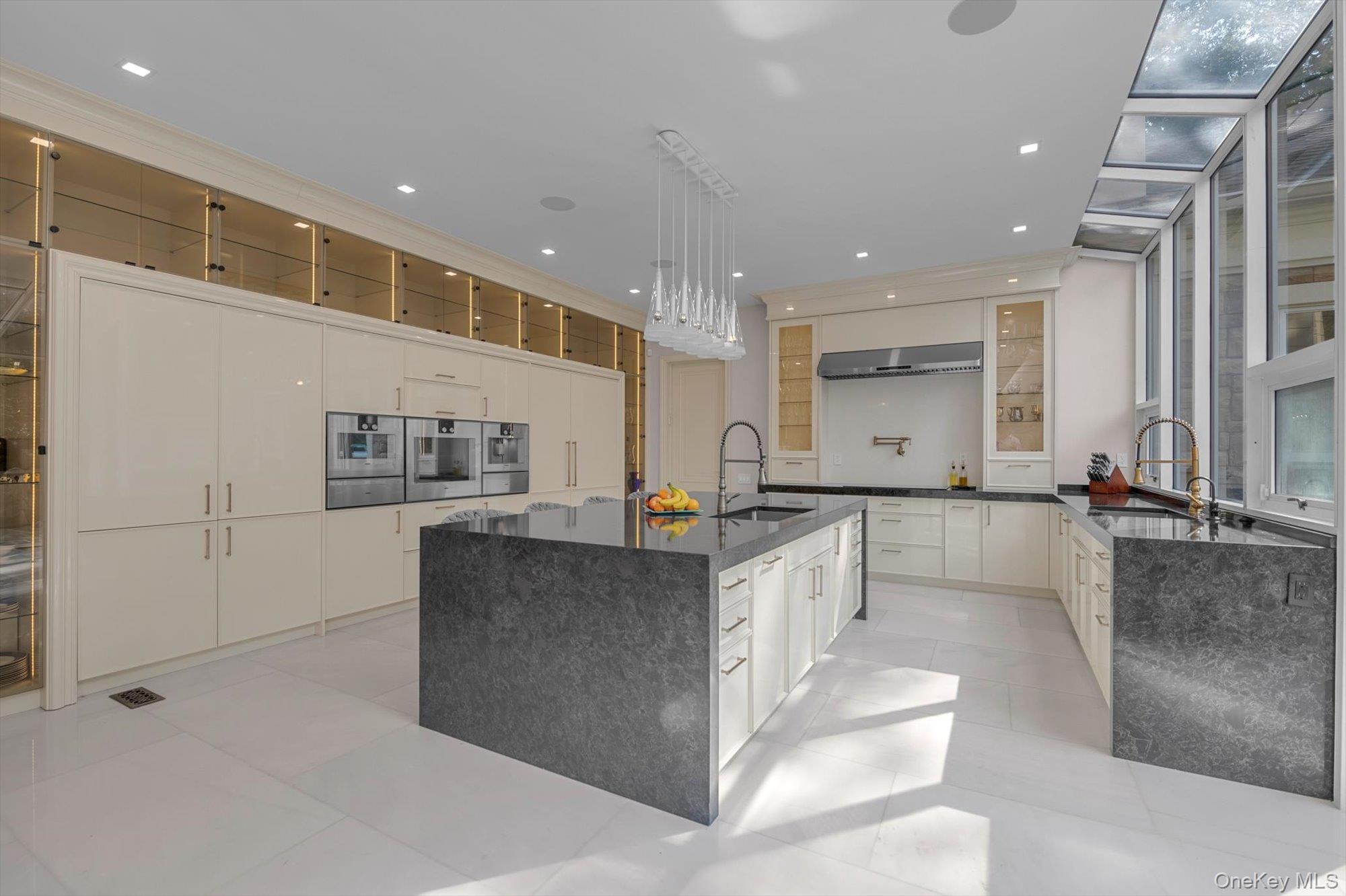 55 Coves Run, Oyster Bay Cove, NY 11791