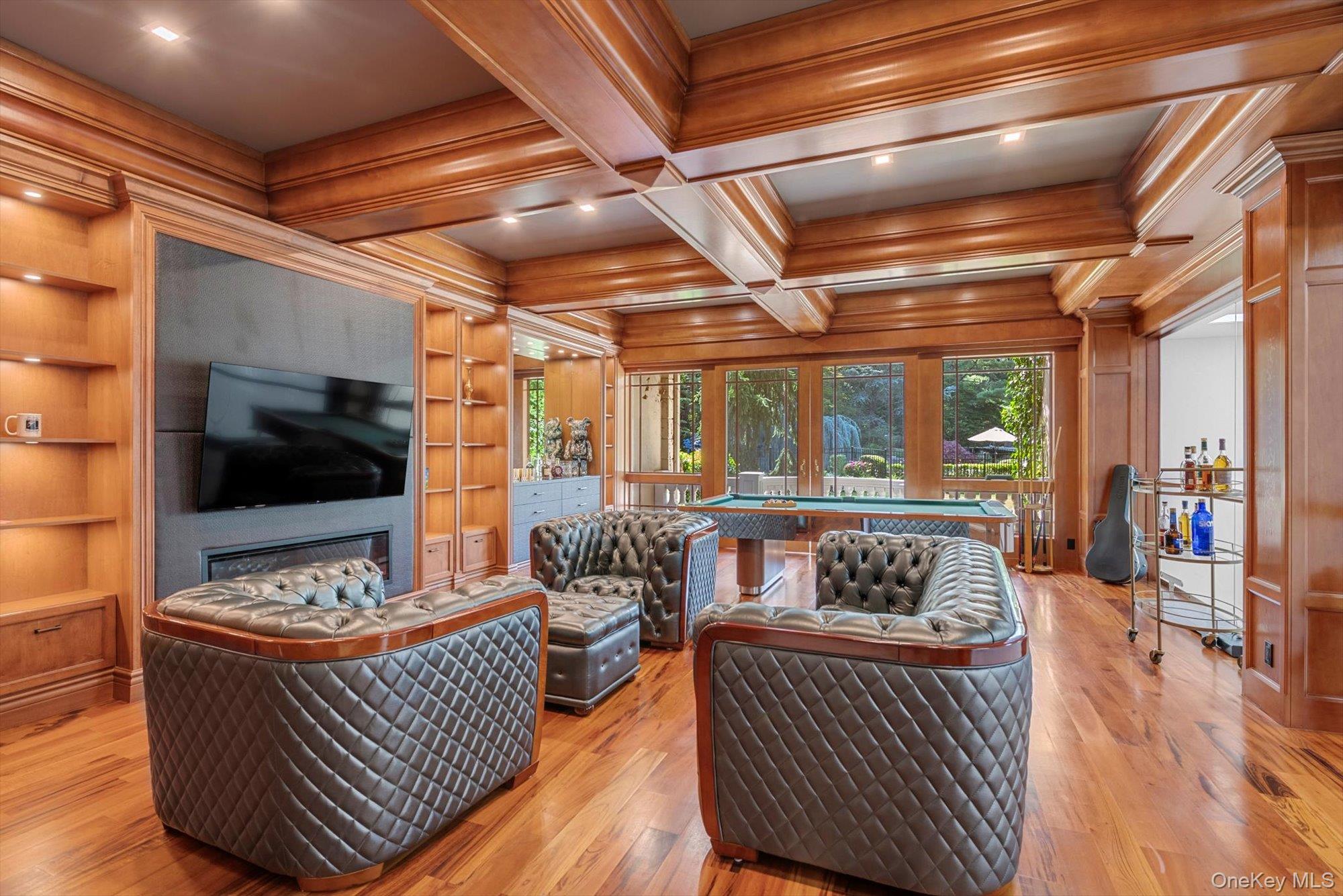 55 Coves Run, Oyster Bay Cove, NY 11791