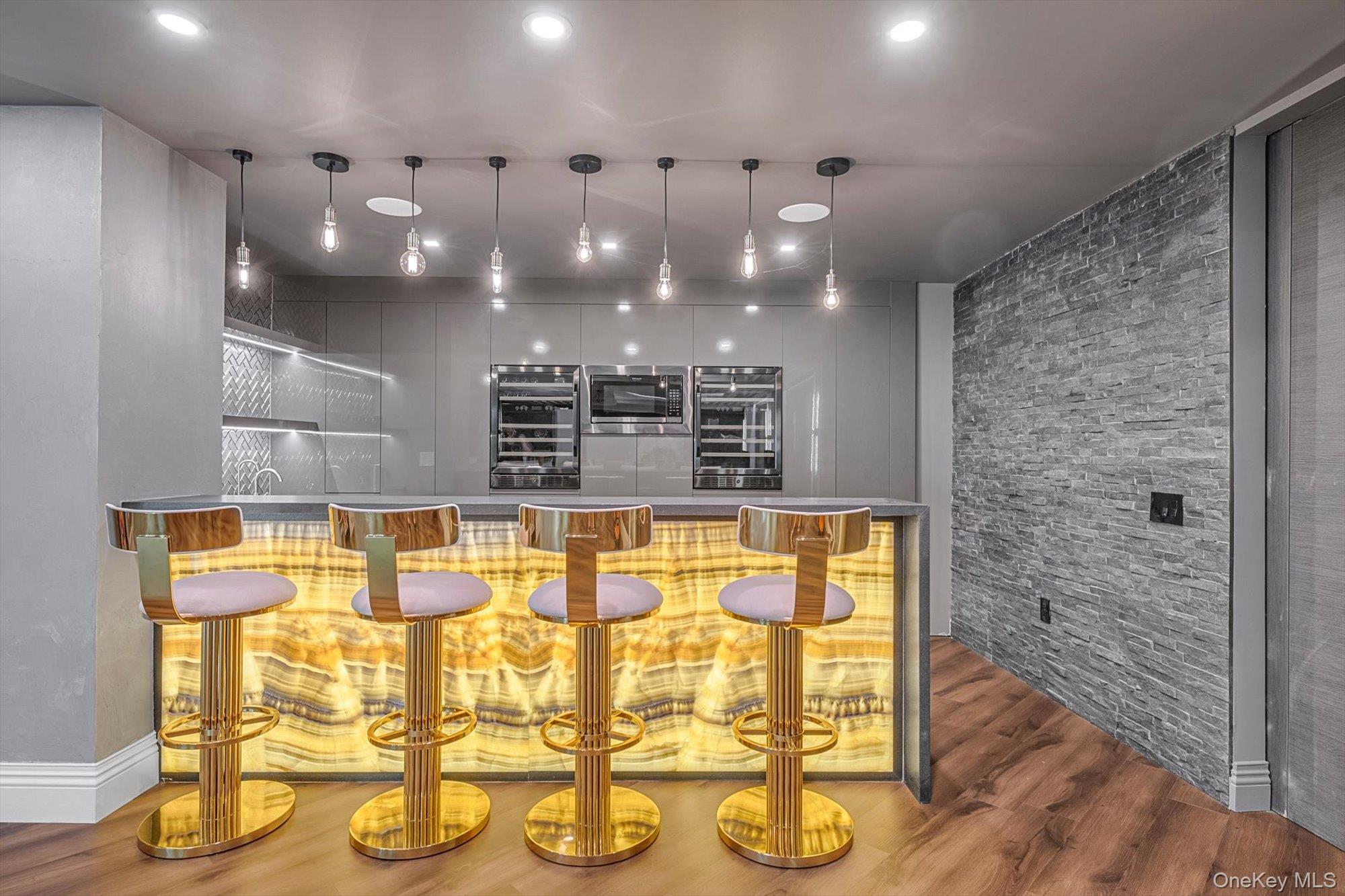 55 Coves Run, Oyster Bay Cove, NY 11791